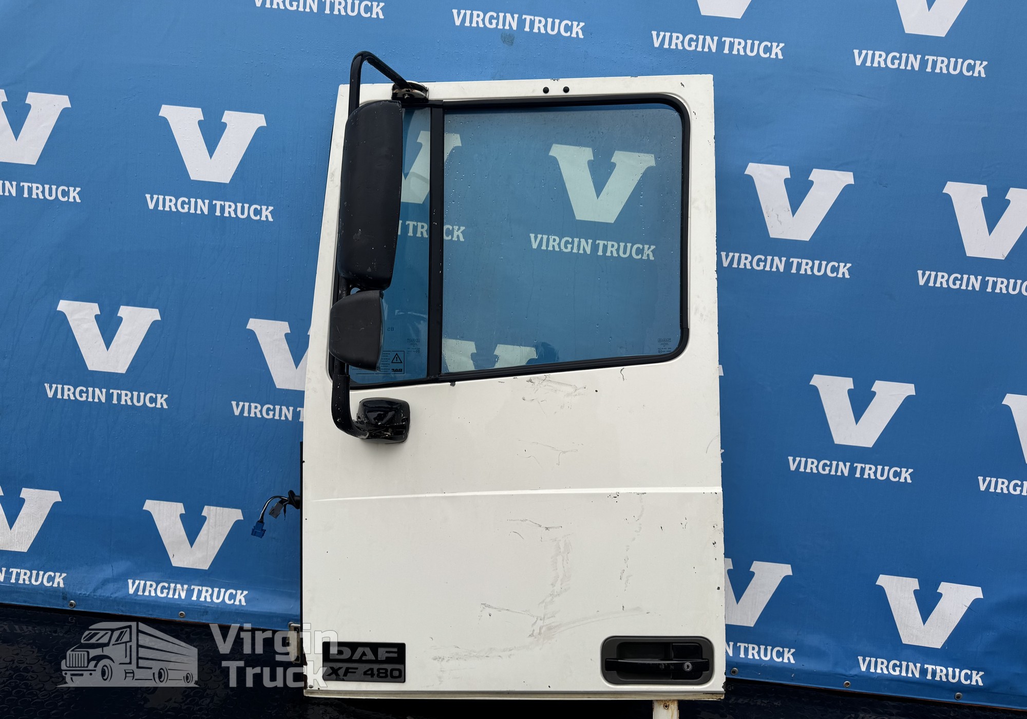 1676218 Каркас двери передней левой