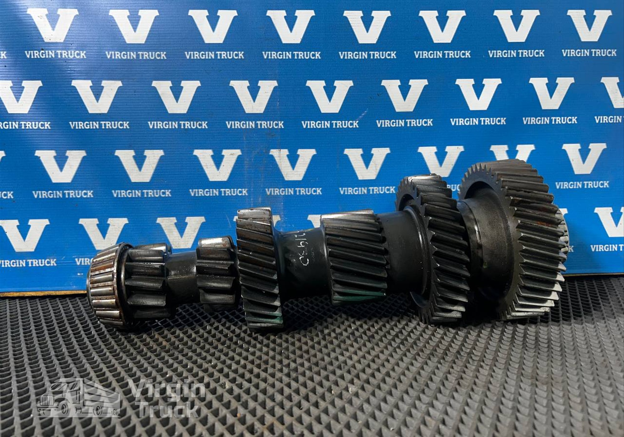 1521930 Вал промежуточный КПП для Volvo FM