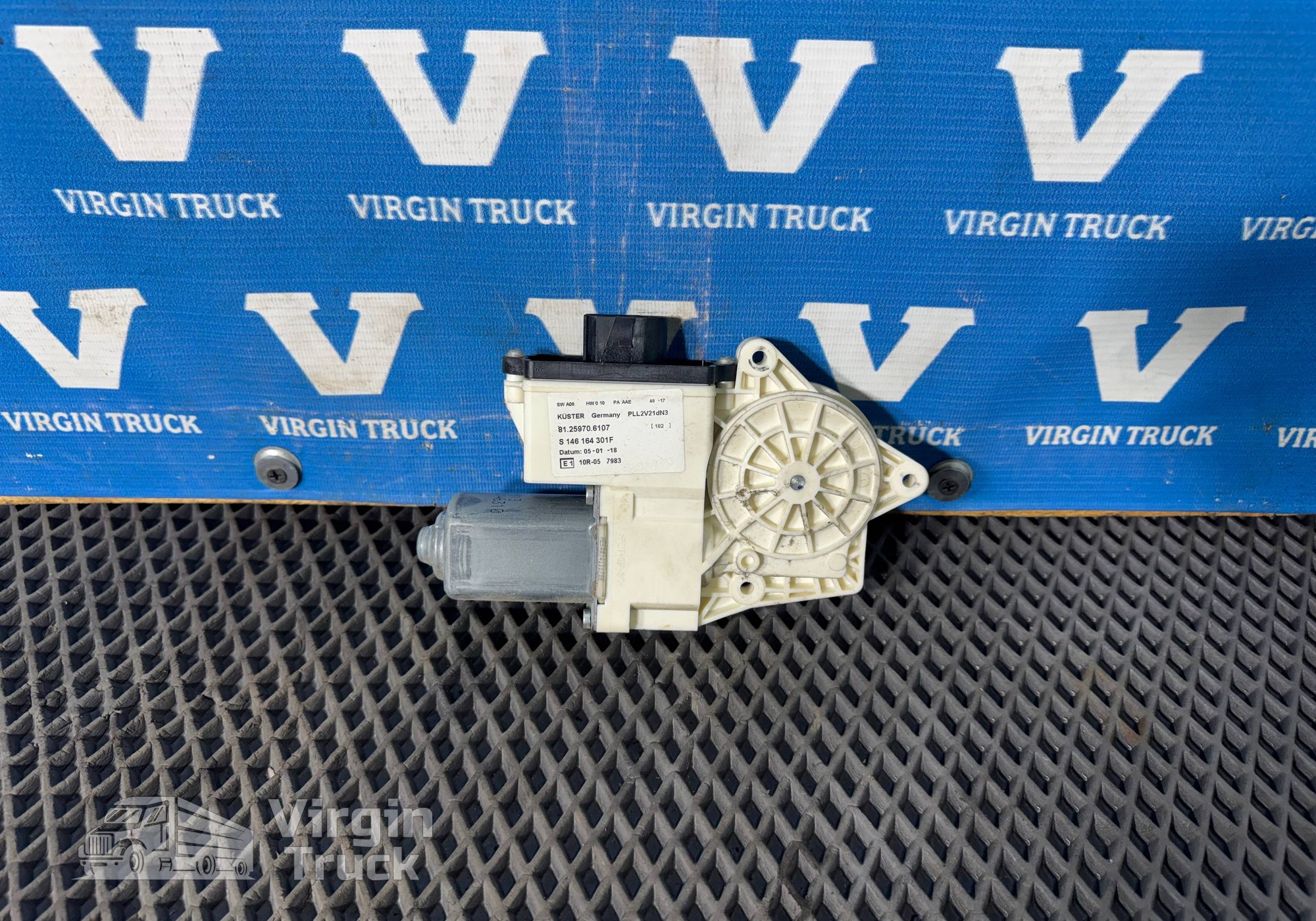 81259706107 Моторчик стеклоподъемника левый для Man TGL