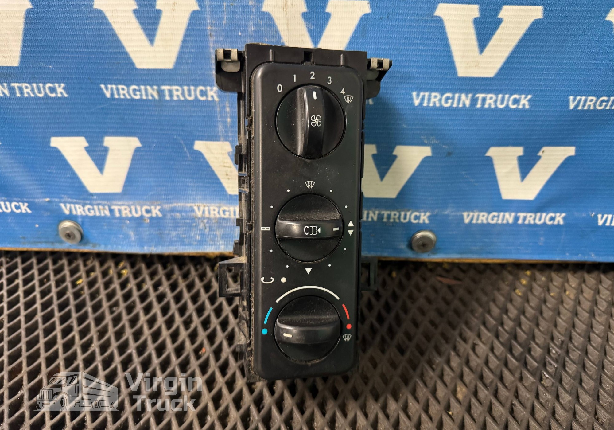 A9438200026 Блок управления климатом для Mercedes-Benz Actros MP3 (с 2008)