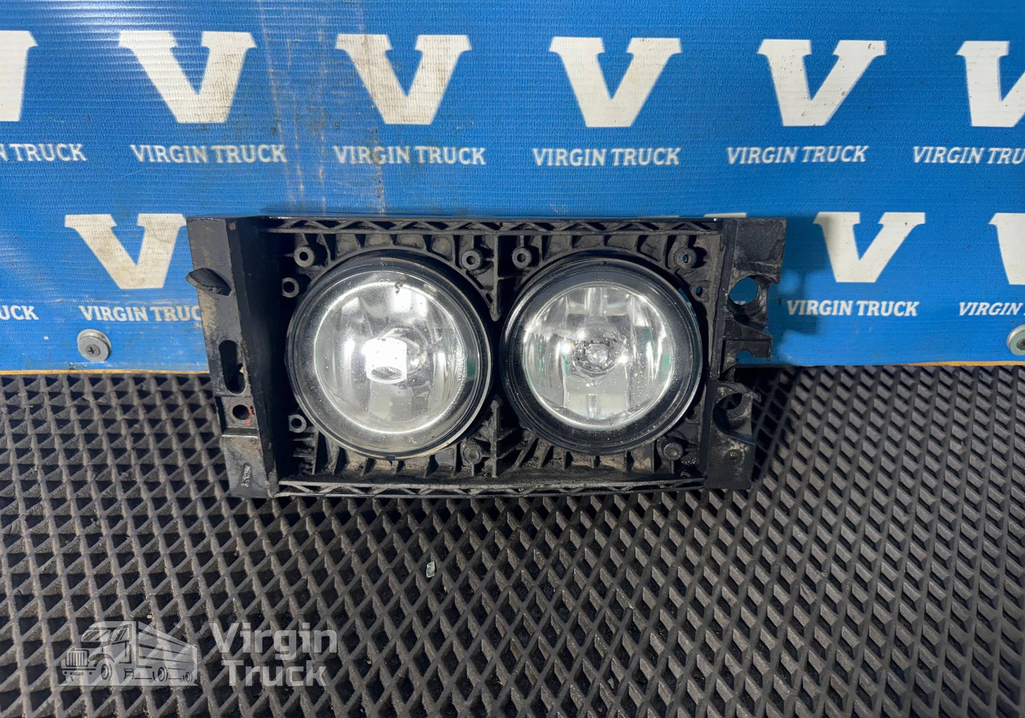 1725270 Фара противотуманная левая 2019г. для Daf XF105 (с 2005)