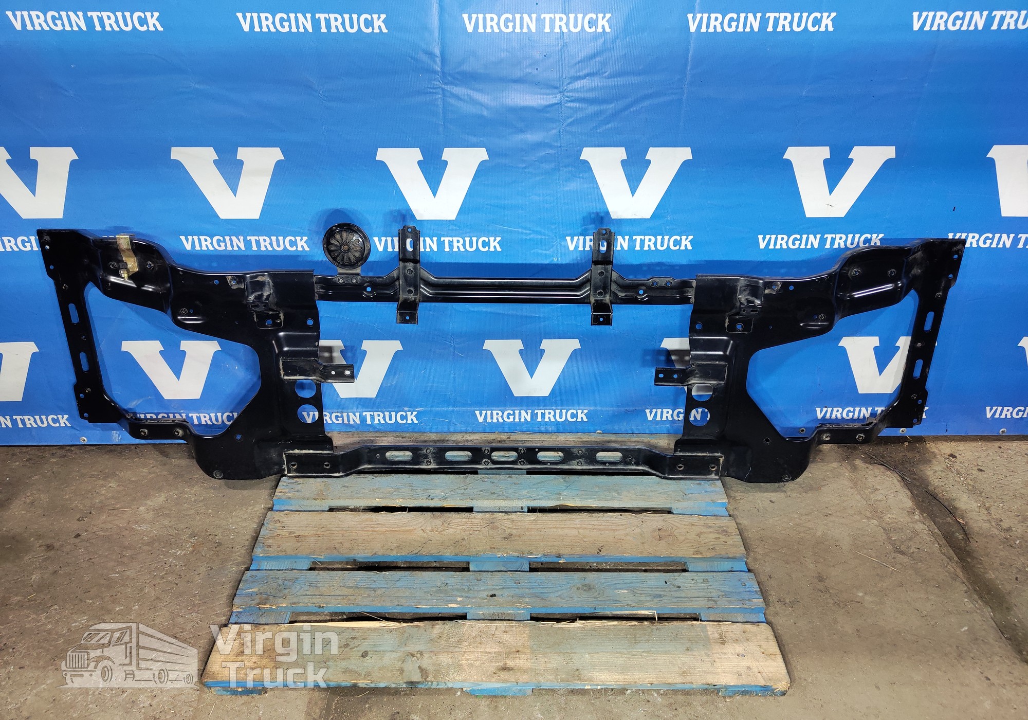 2803310A2000A Усилитель переднего бампера для Sinotruk Sitrak C7H