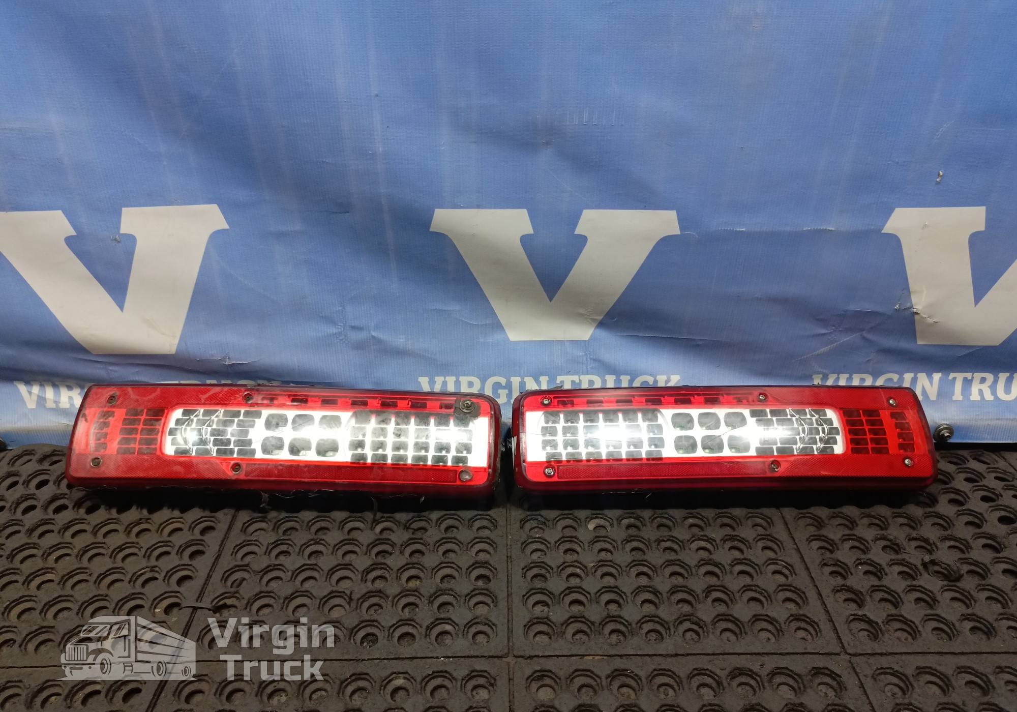 21063887 Комплект фонарей задних LED