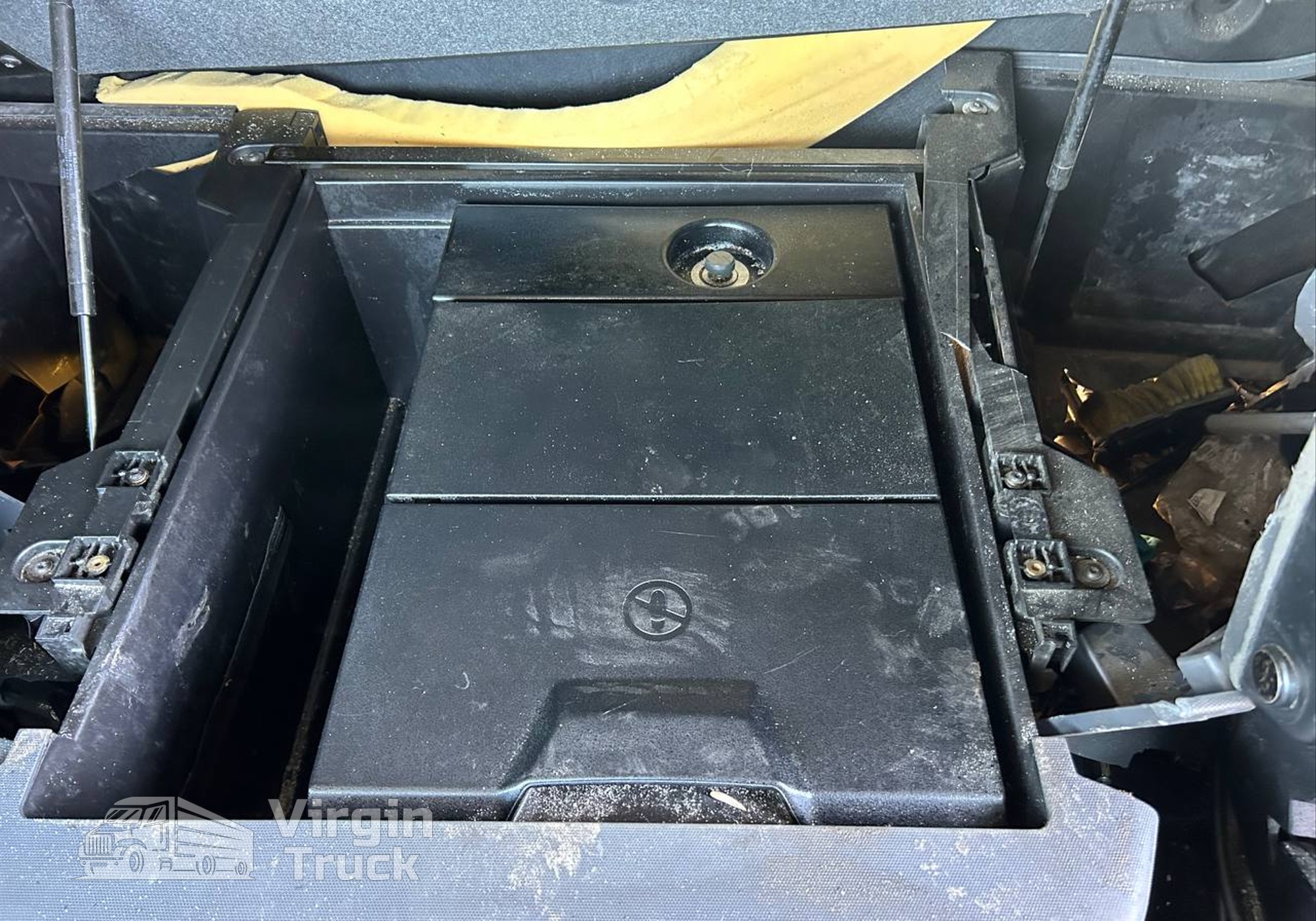 7484581545 Холодильник для Renault T (с 2013)