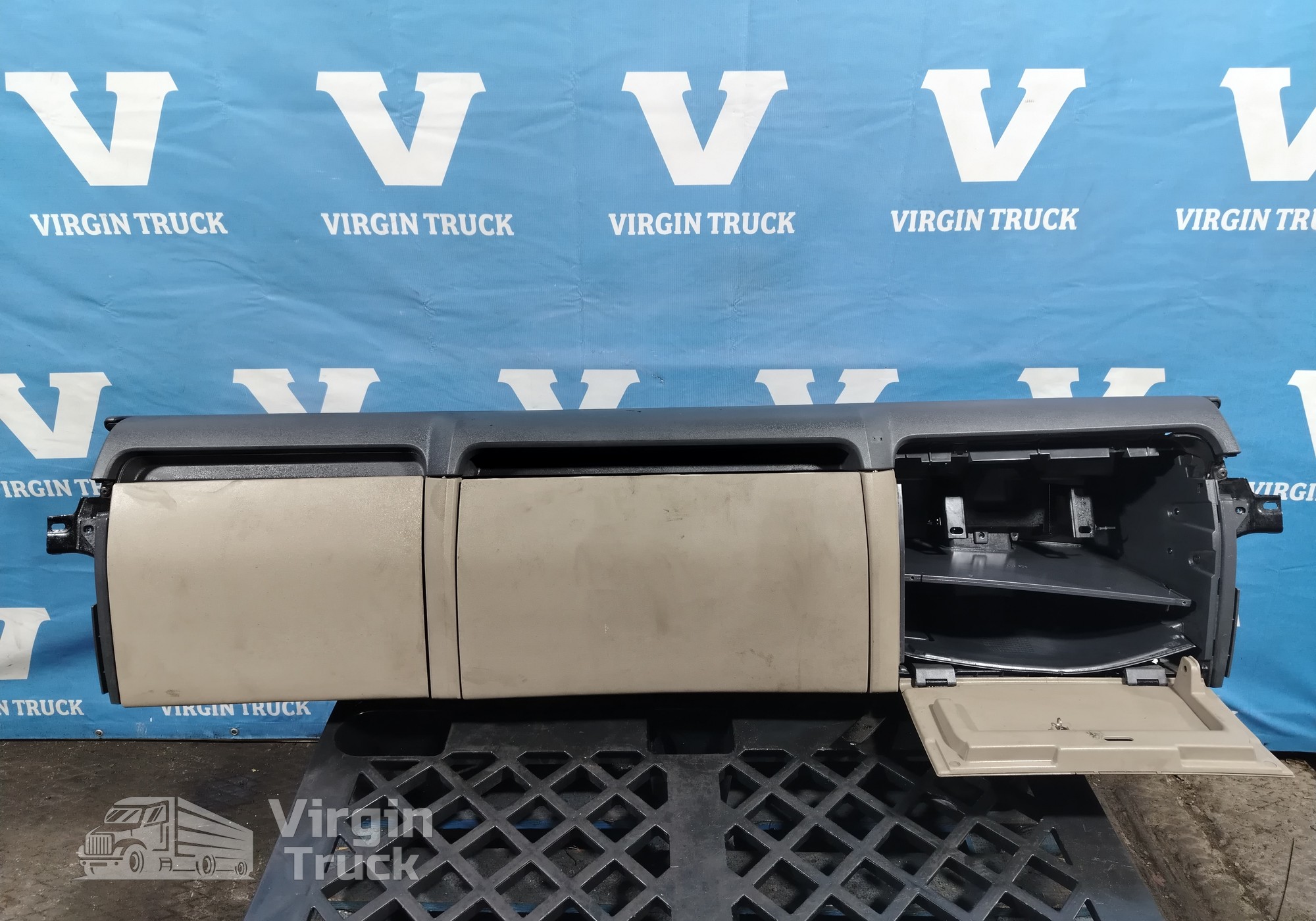 1766192 Консоль кабины верхняя для Scania 5-series