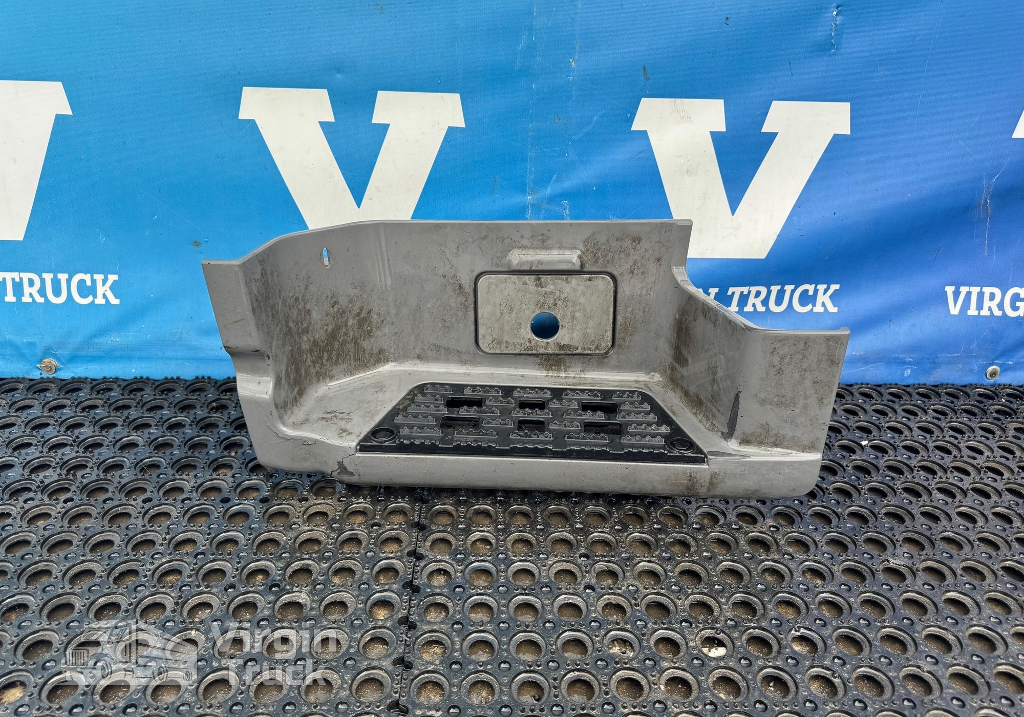 A9436600801 Корпус подножки левой для Mercedes-Benz Actros MP3 (с 2008)