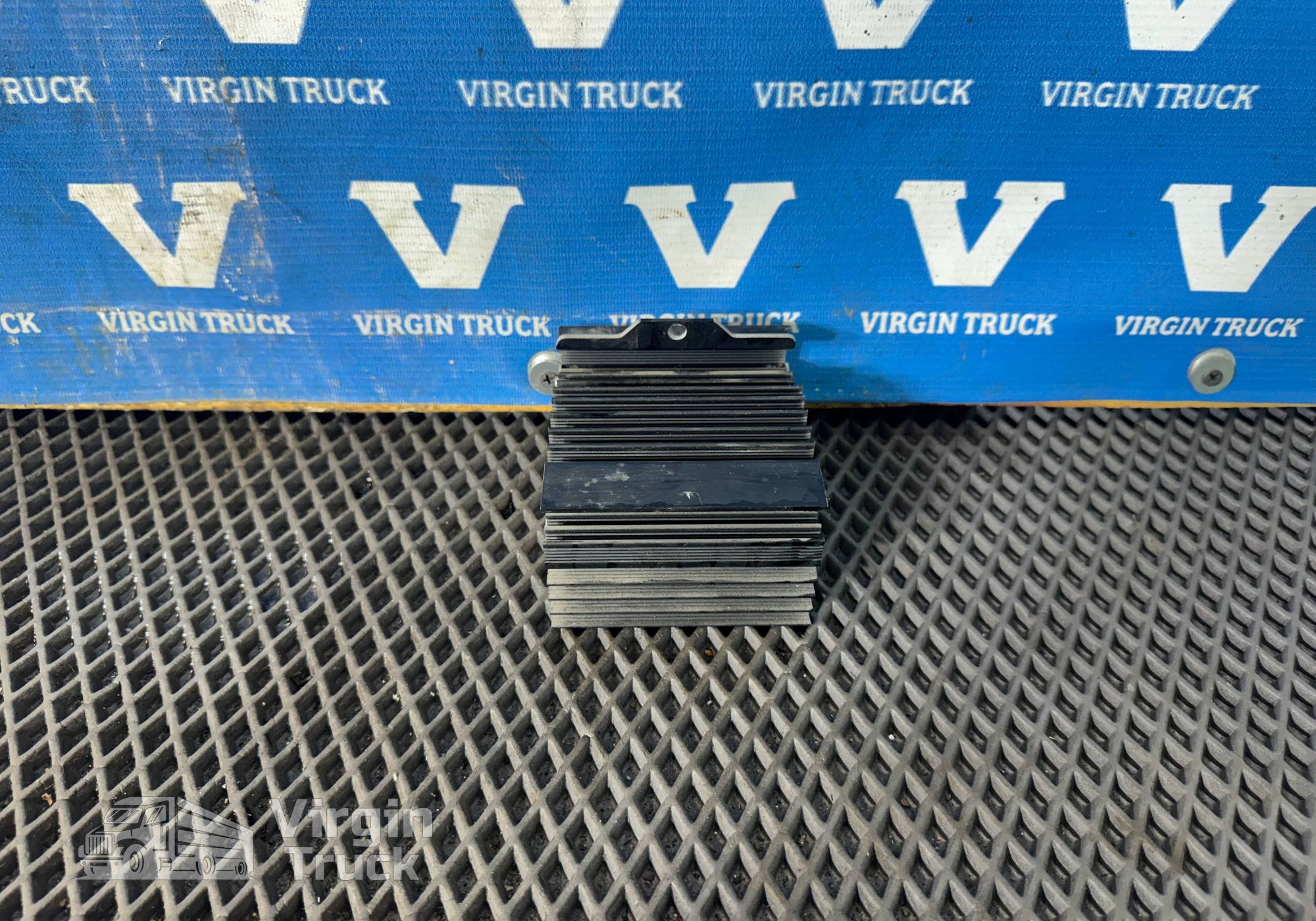 1729858 Преобразователь напряжения 20А для Scania 5-series G (с 2004 по 2016)