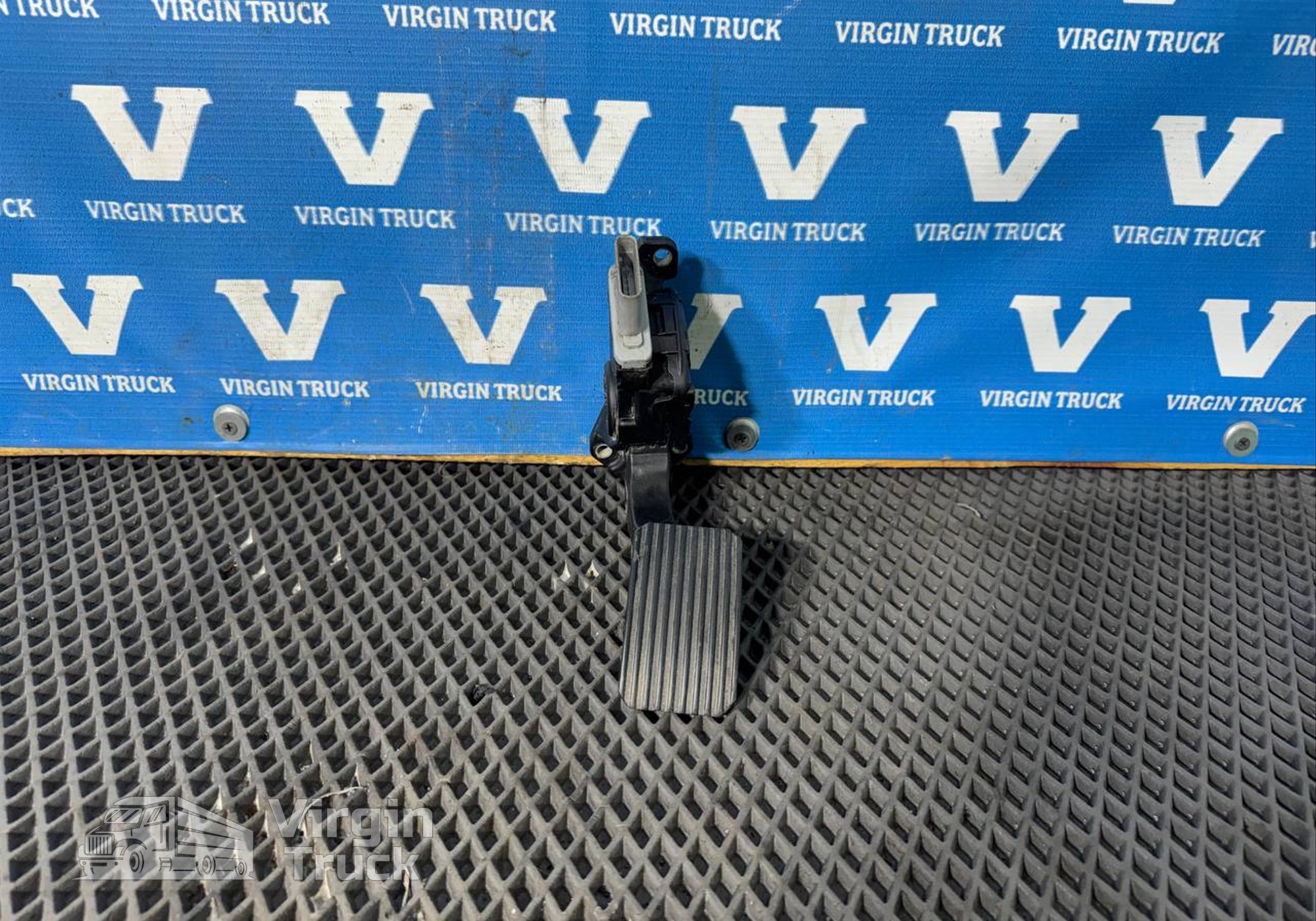 81259706103 Педаль газа