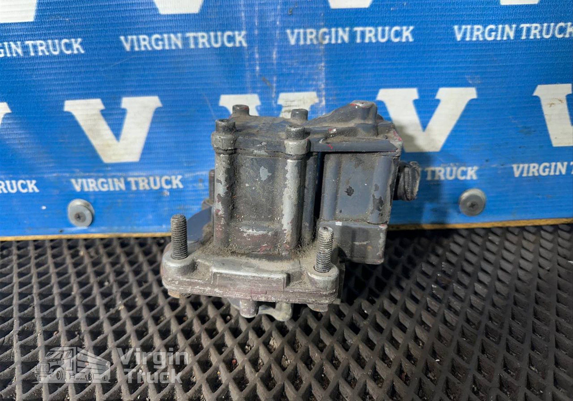 1315693 Клапан ускорительный для Daf 95XF