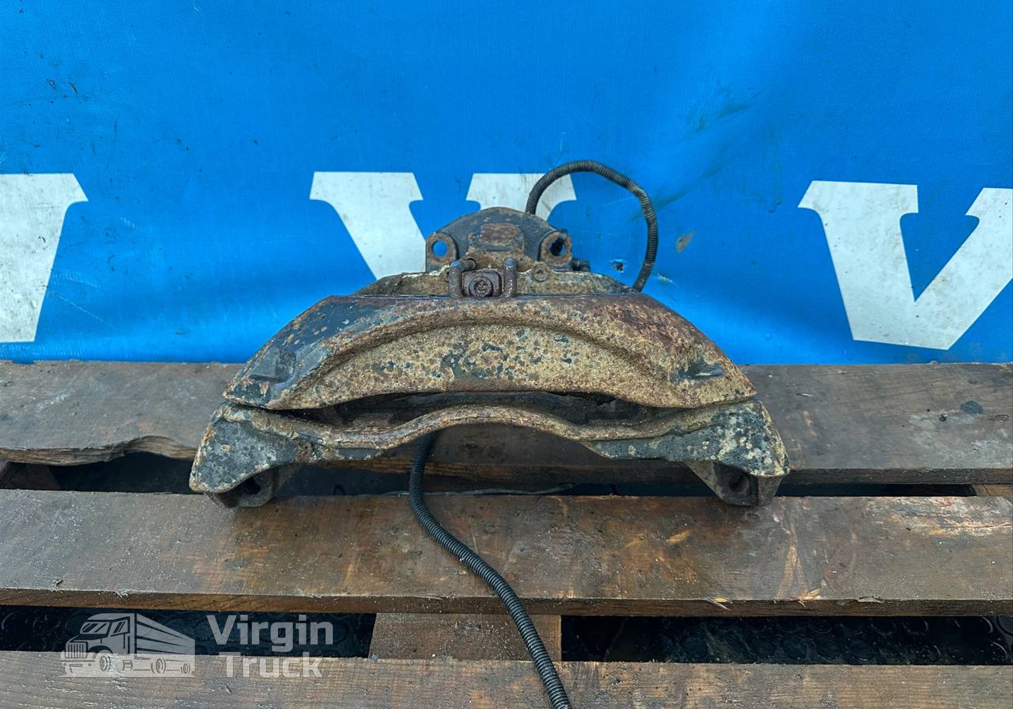 81508046635 Суппорт задний левый для Man TGX