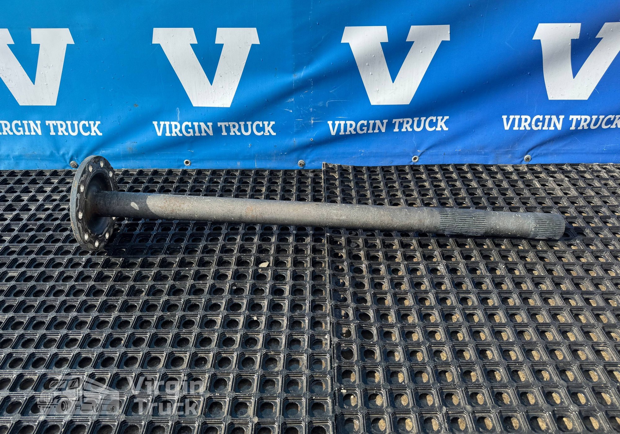 1363851 Полуось с блокировкой 2017г.