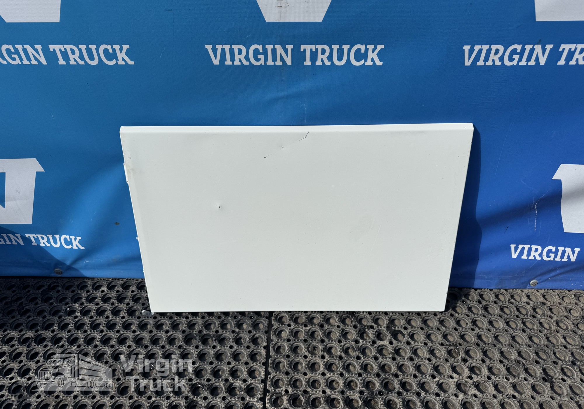 1311495 Крышка инструментального ящика для Daf XF105