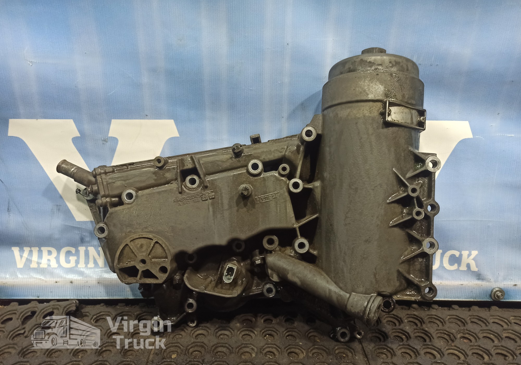 A5411883104 Кoрпуc мacляногo фильтра с теплoобмeнником для Mercedes-Benz Actros MP3 (с 2008)