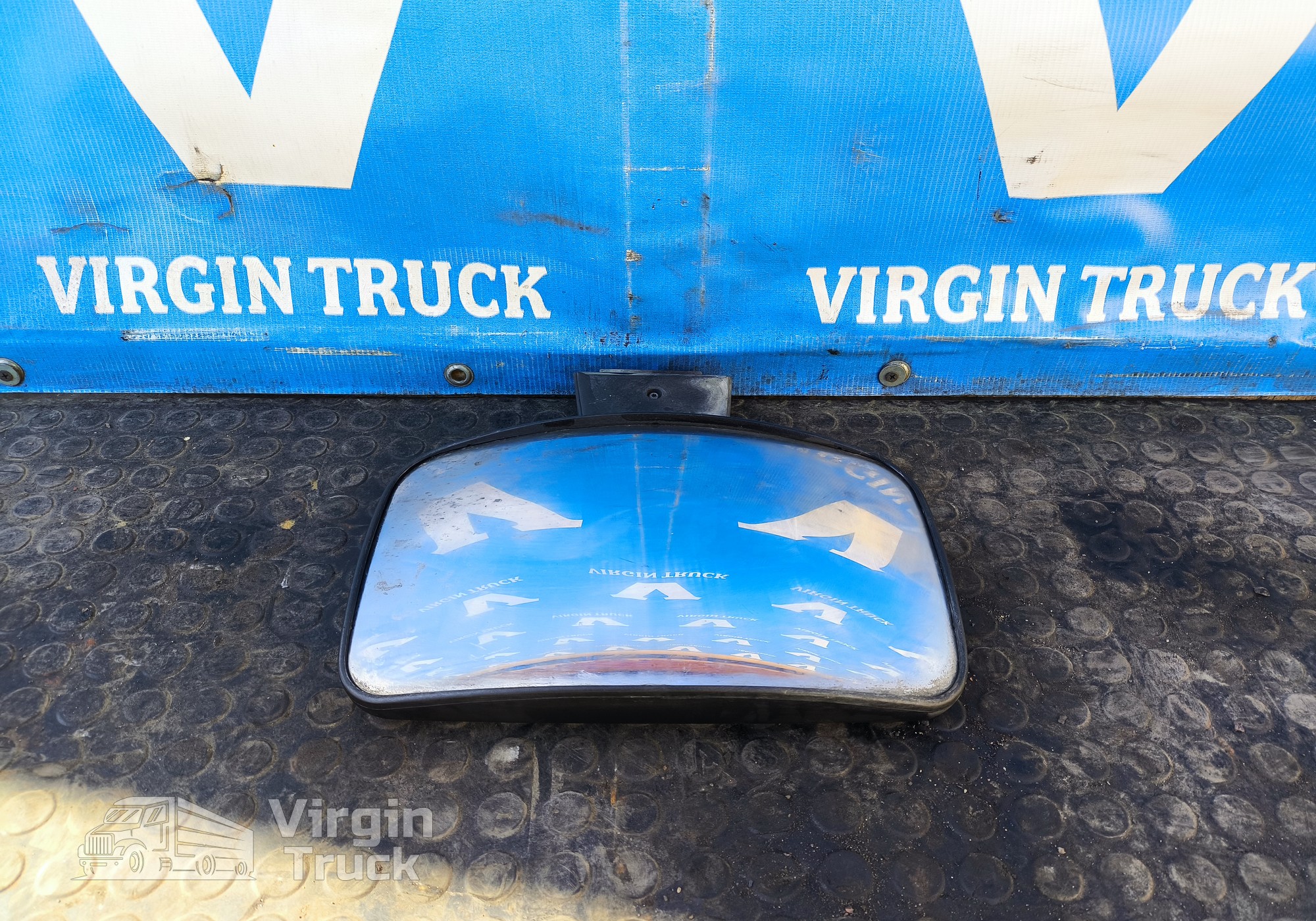 1830338 Зеркало бордюрное