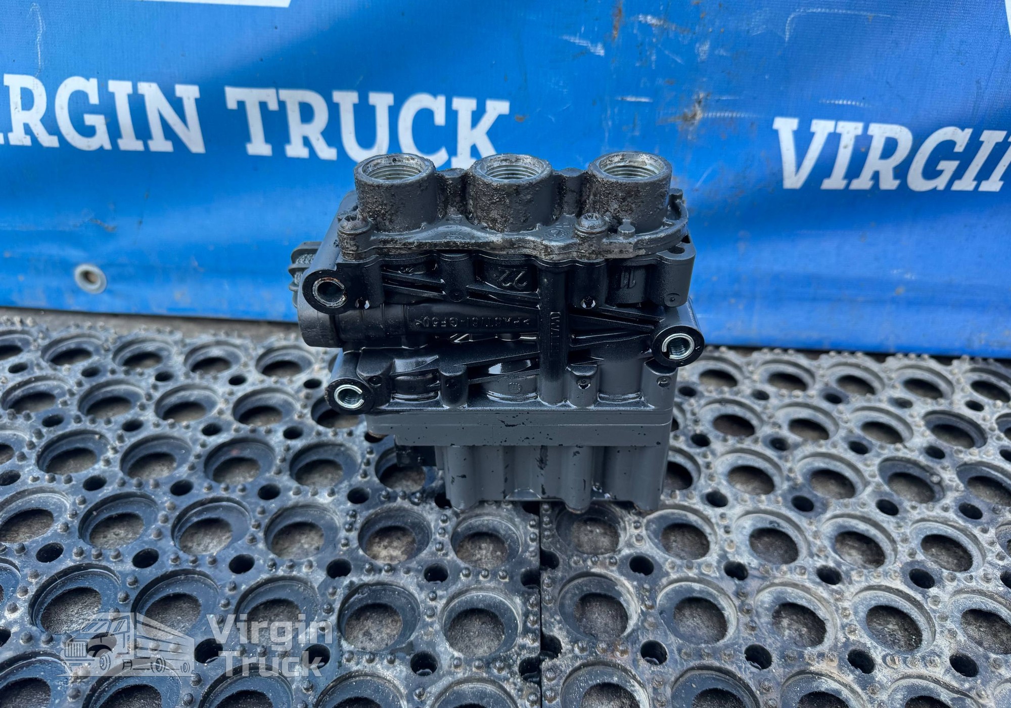 0013271325 Кран уровня пола 2017 г. для Mercedes-Benz Actros New Actros MP4 (с 2011)