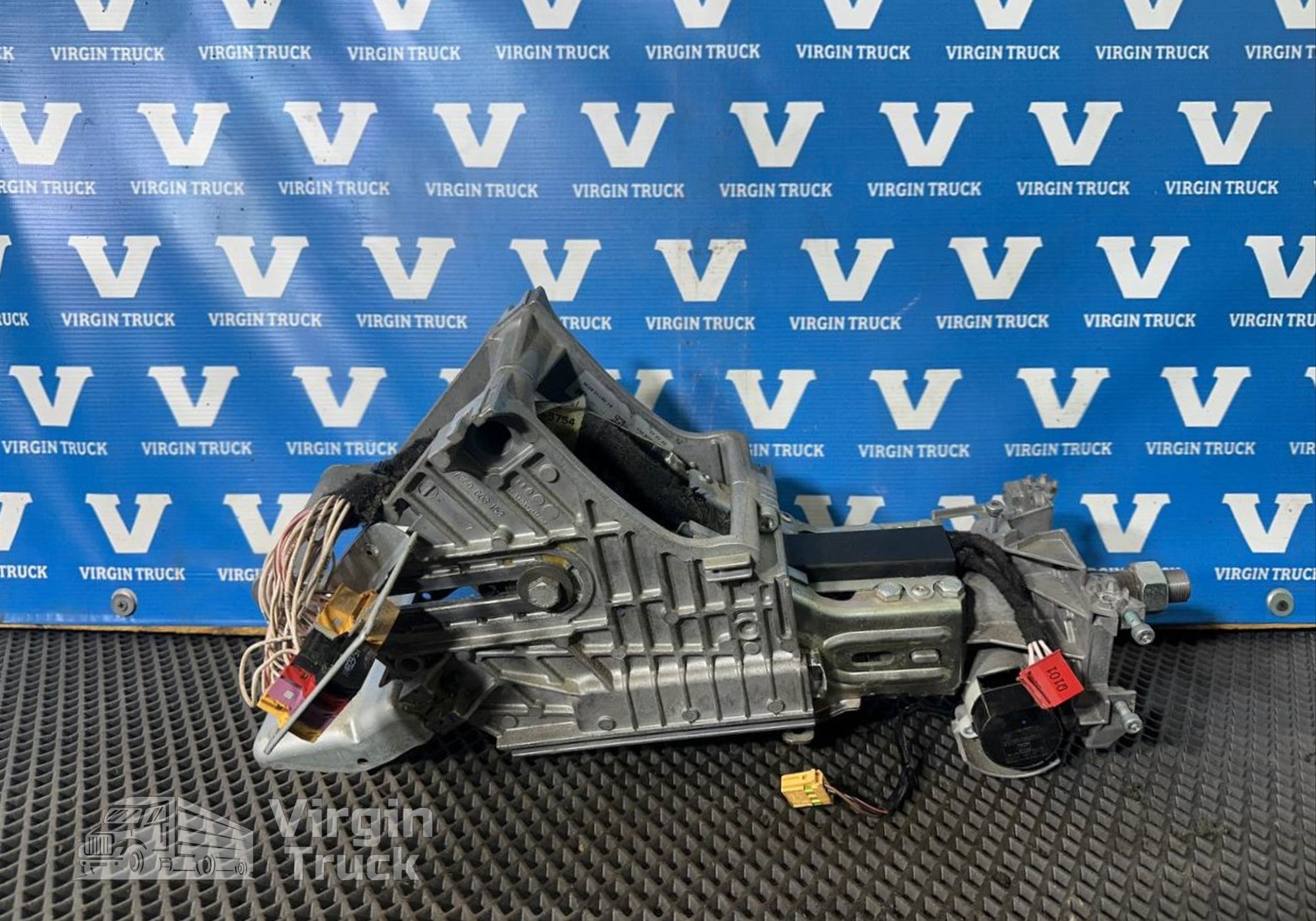 81461136236 Колонка рулевая с замком зажигания