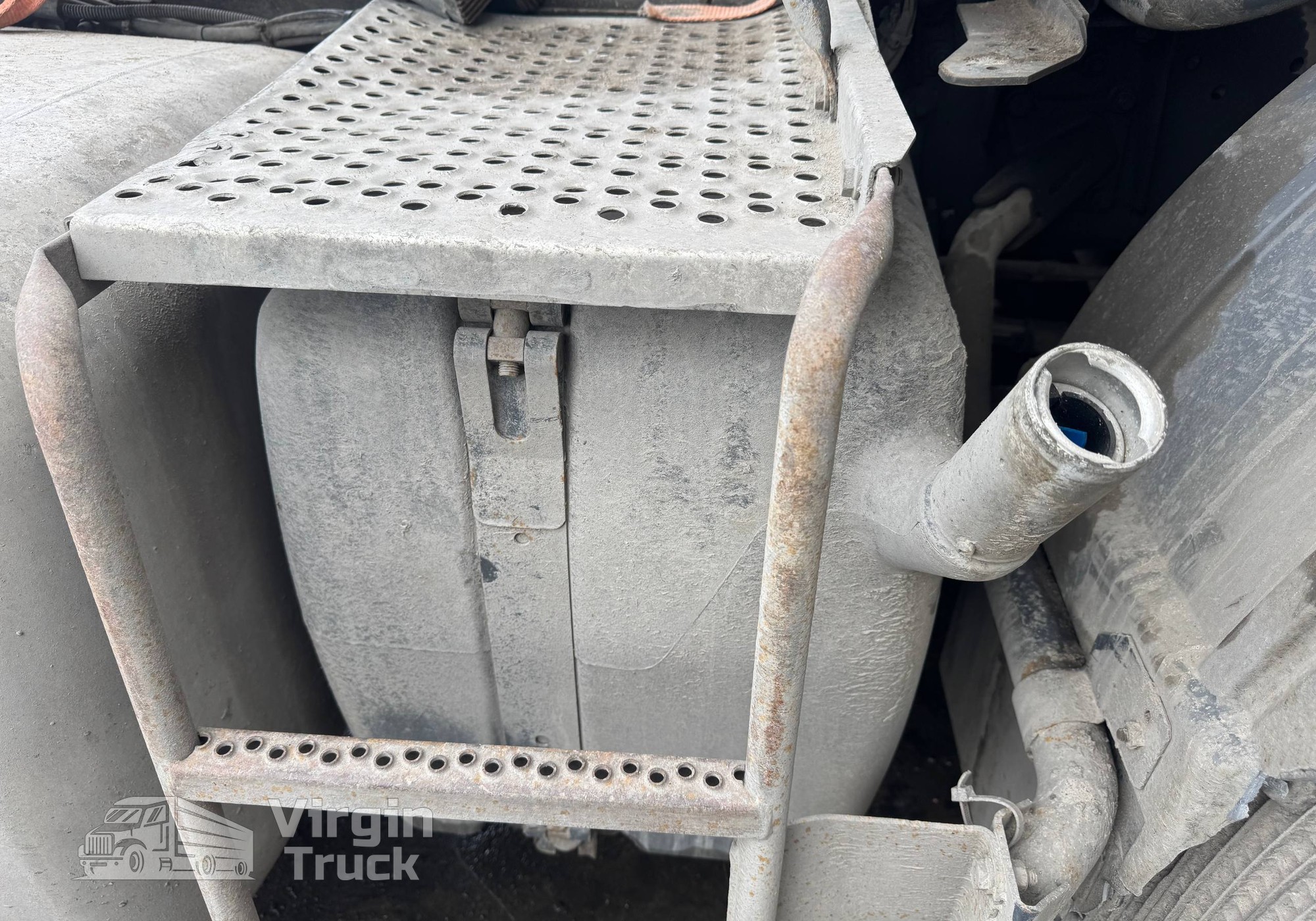 A9304700415 Бак AdBlue 2017г. для Mercedes-Benz Axor