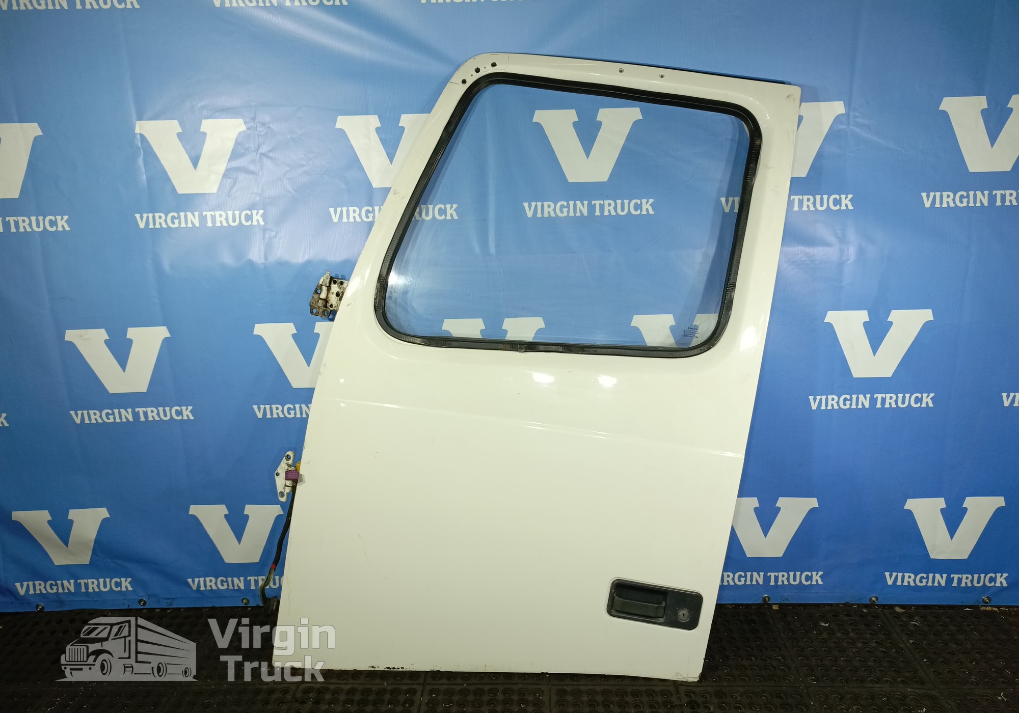 20360542 Дверь левая в сборе для Volvo FH