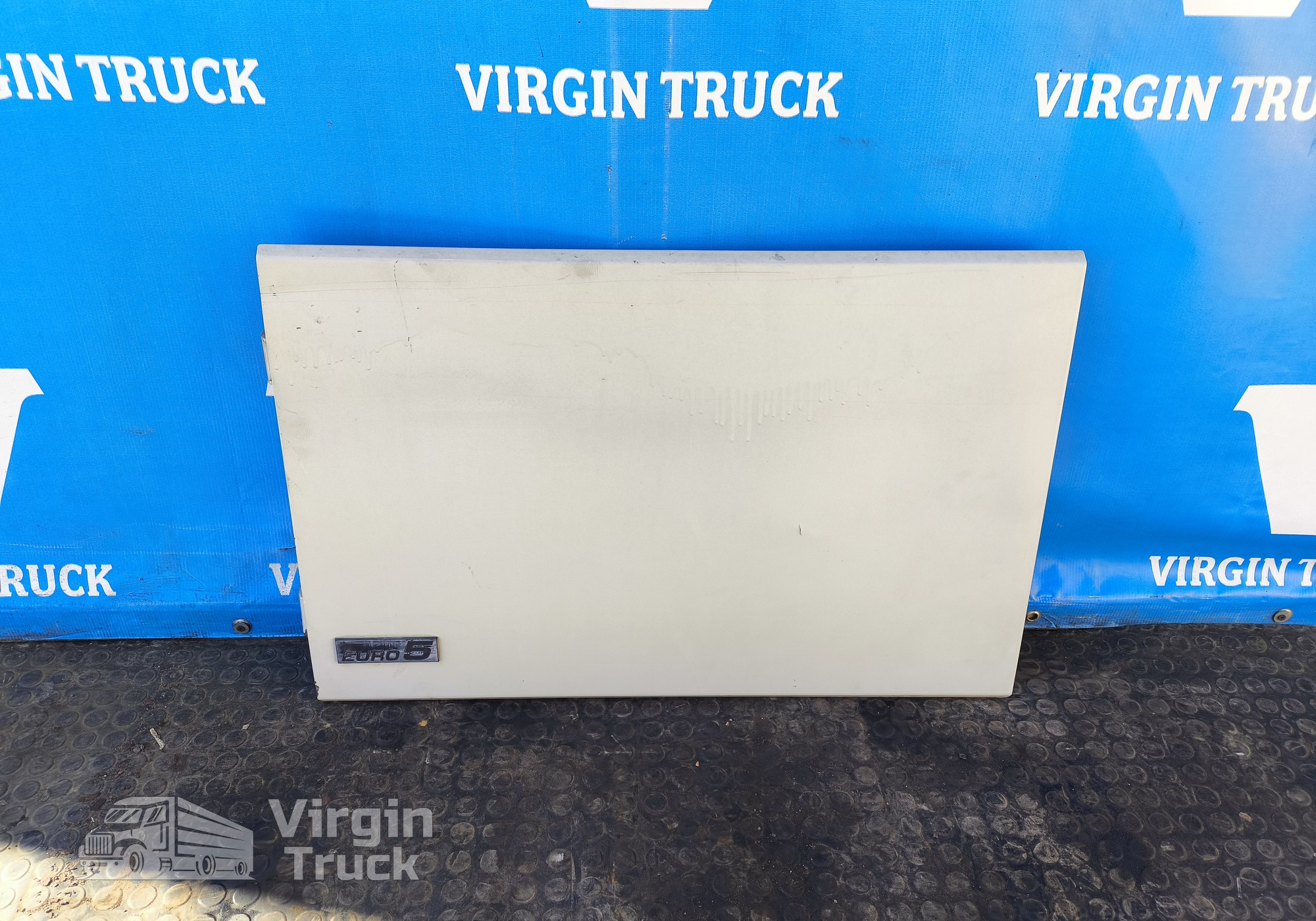 1311495 Крышка инструментального ящика для Daf XF105