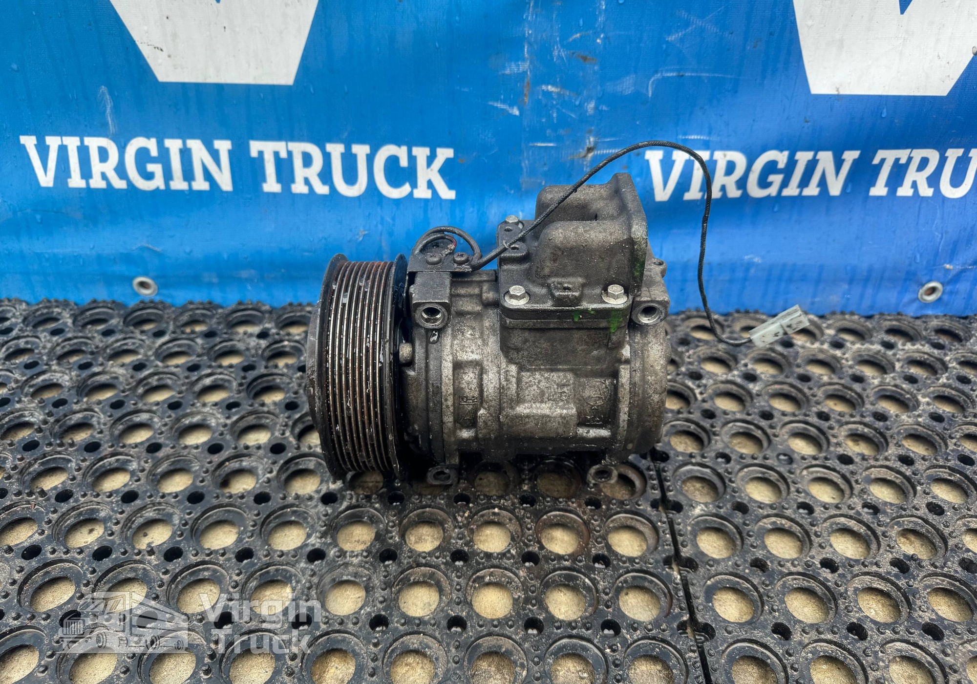 A0002340811 Компрессор кондиционера 2017г. для Mercedes-Benz Arocs