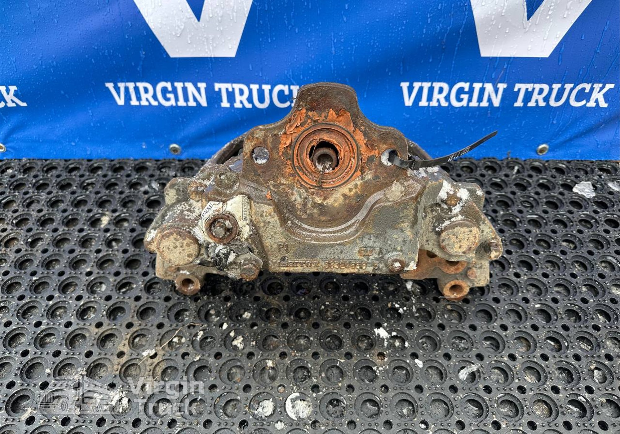 68324856 Суппорт передний левый