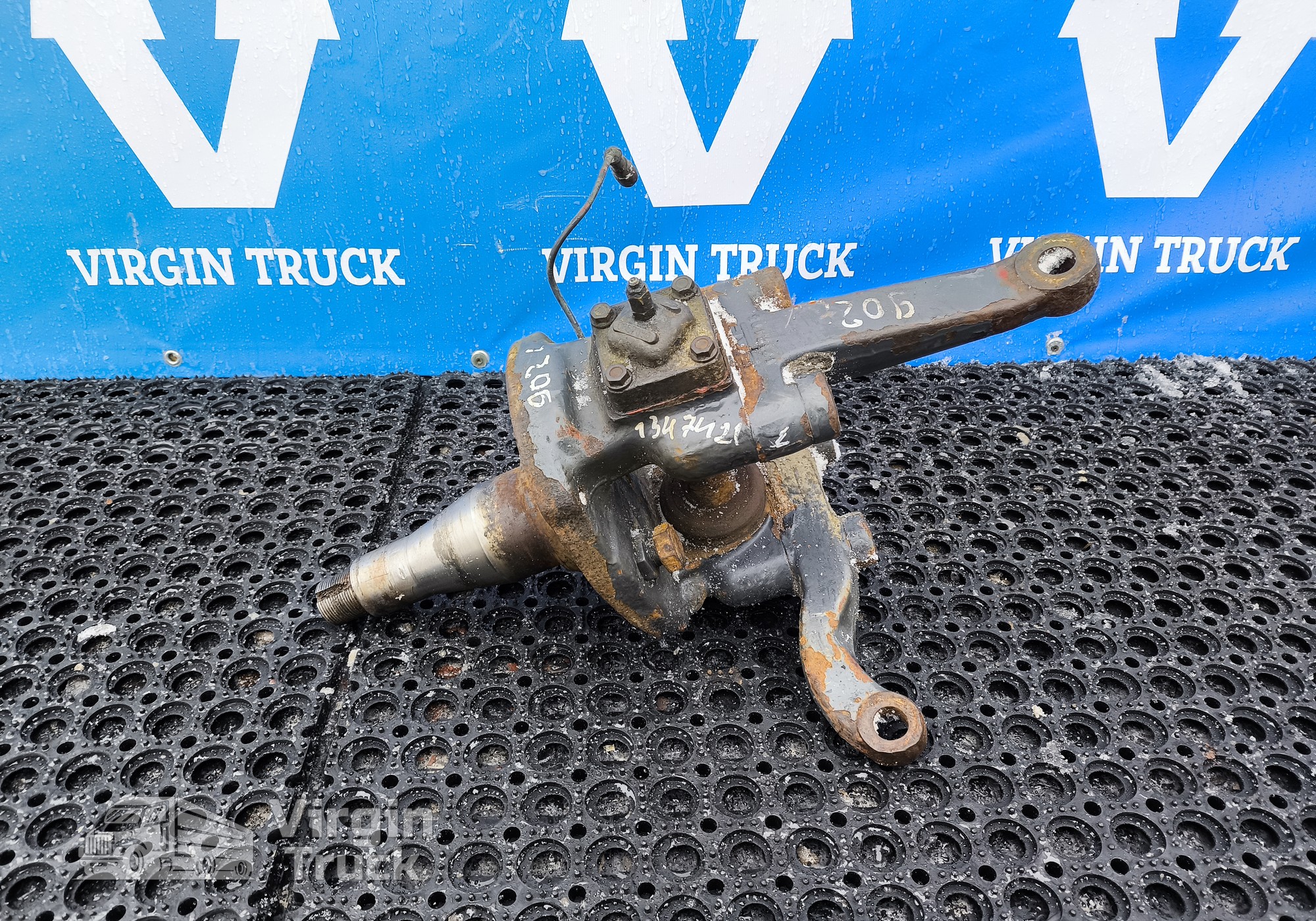 1347421 Кулак поворотный левый для Daf XF95