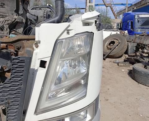 22239219 Фара левая для Volvo FH