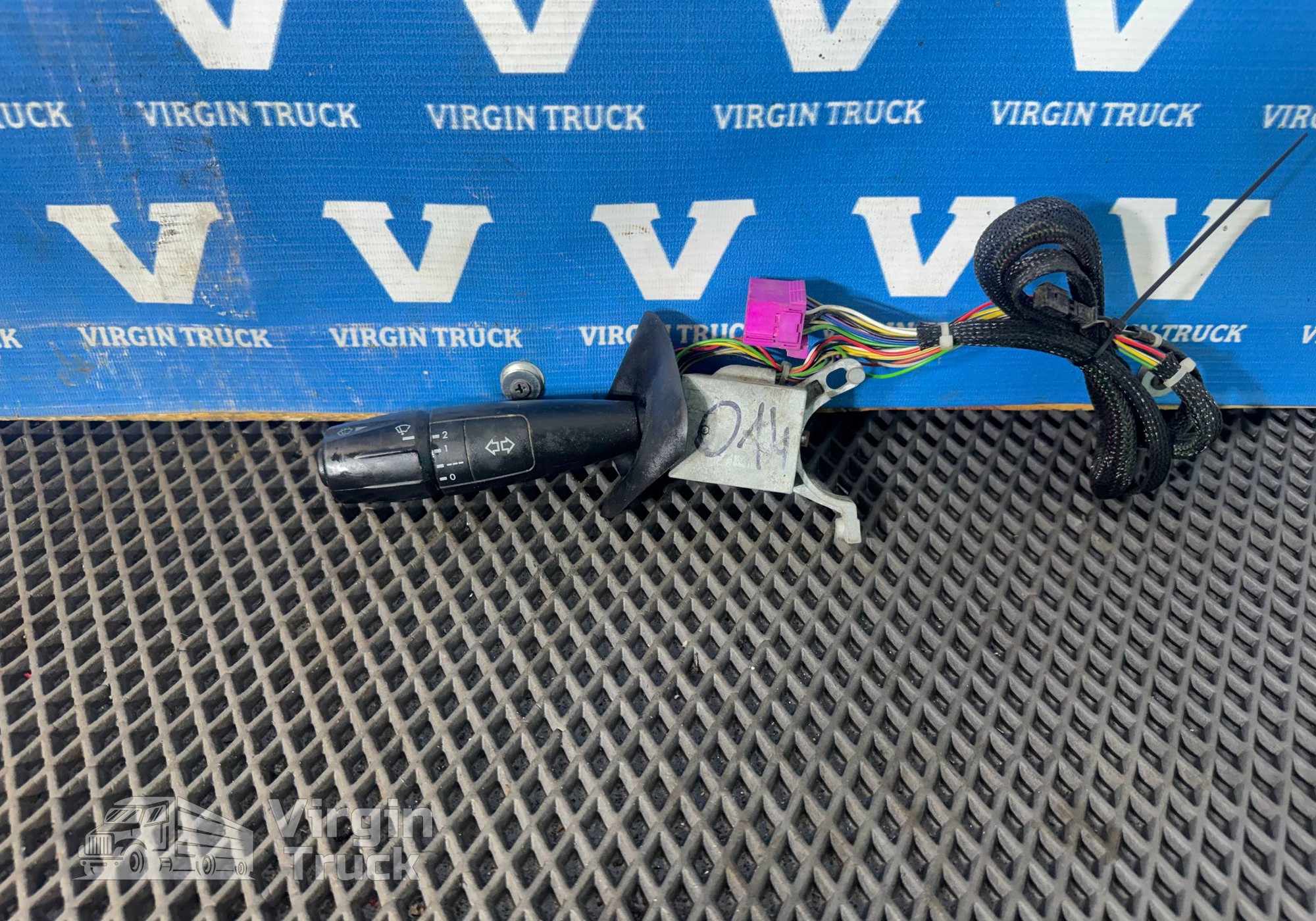 1892960 Переключатель поворотов подрулевой для Daf CF