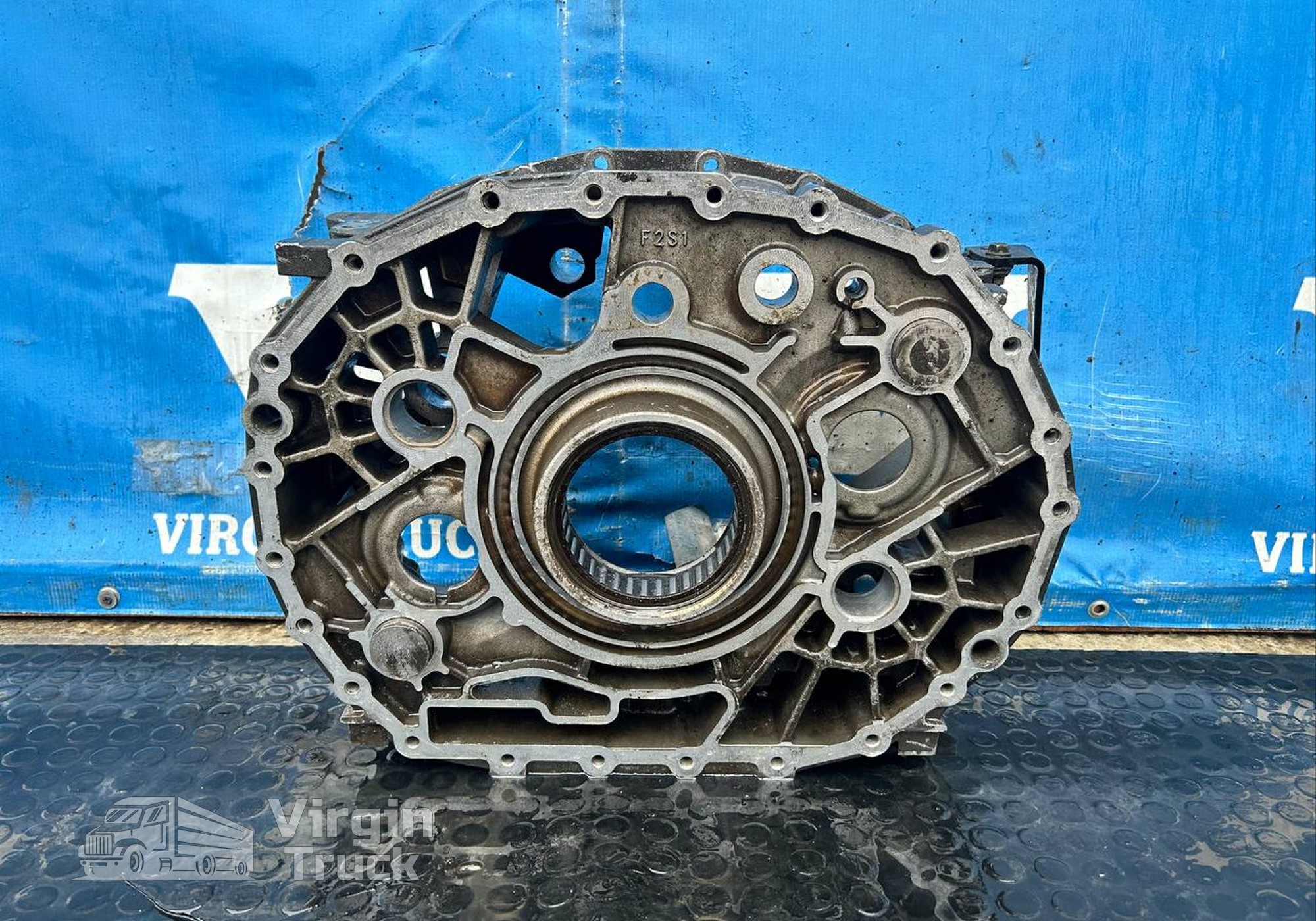 1327301039 Корпус КПП ZF (средняя часть)