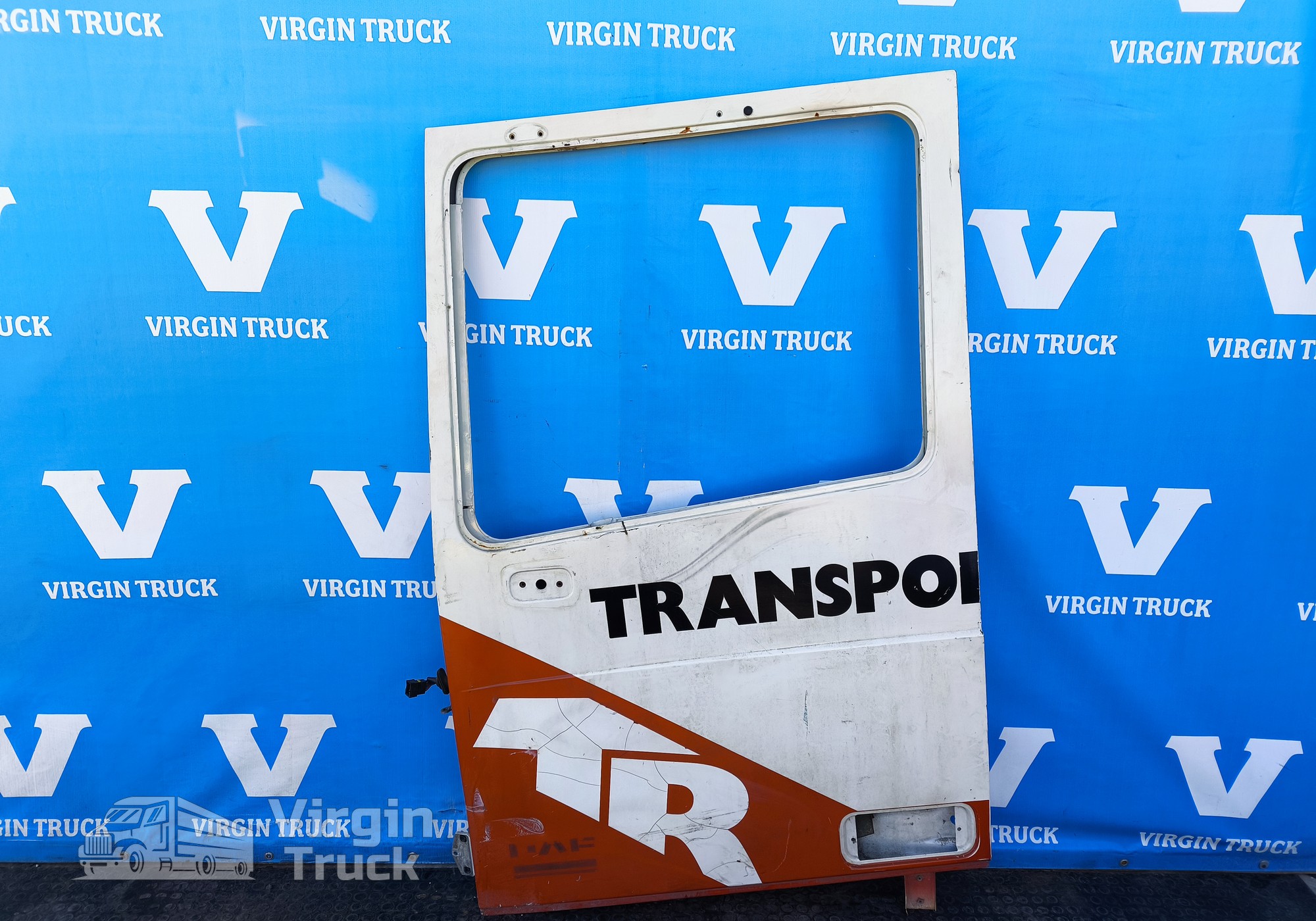 1676955 Дверь передняя левая каркас