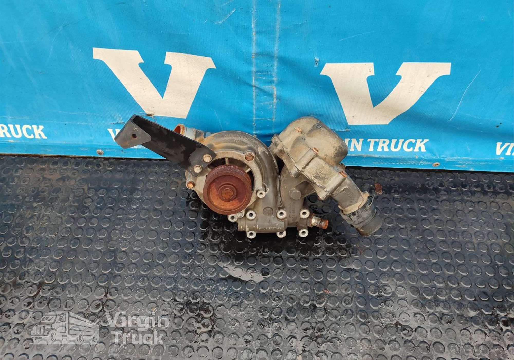 1801733 Насос водяной (помпа) для Daf XF105 (с 2005)