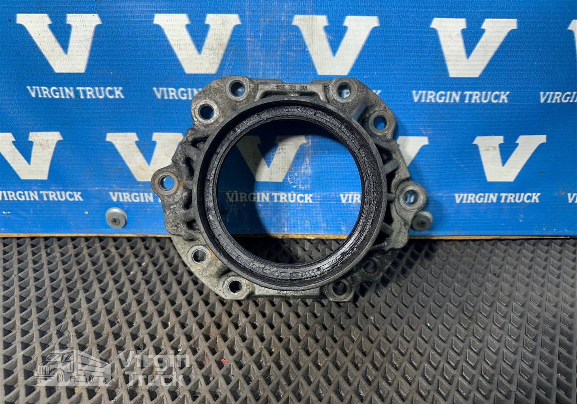 1325331001 Крышка КПП задняя ZF