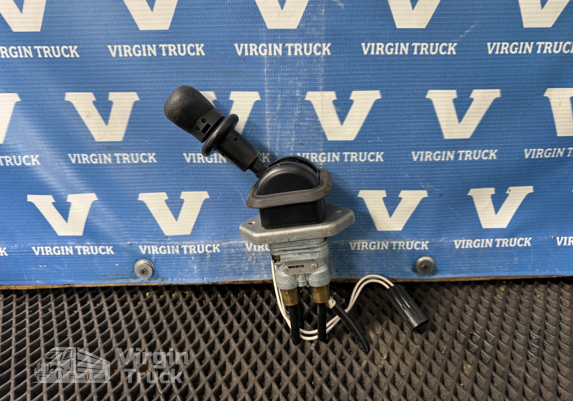 9617231570 Кран тормоза ручного 2021г. для КАМАЗ 5490