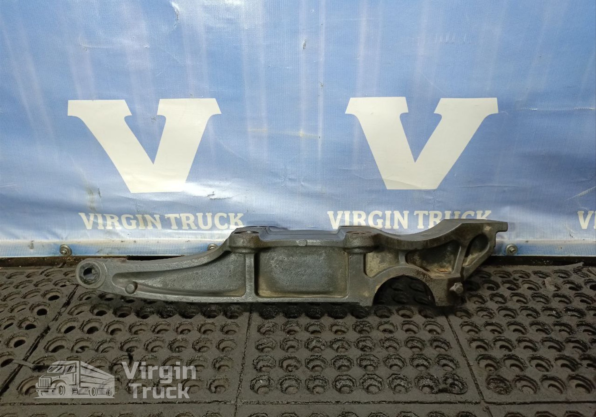 9423280541 Кронштейн пневморессоры задний правый для Mercedes-Benz Axor