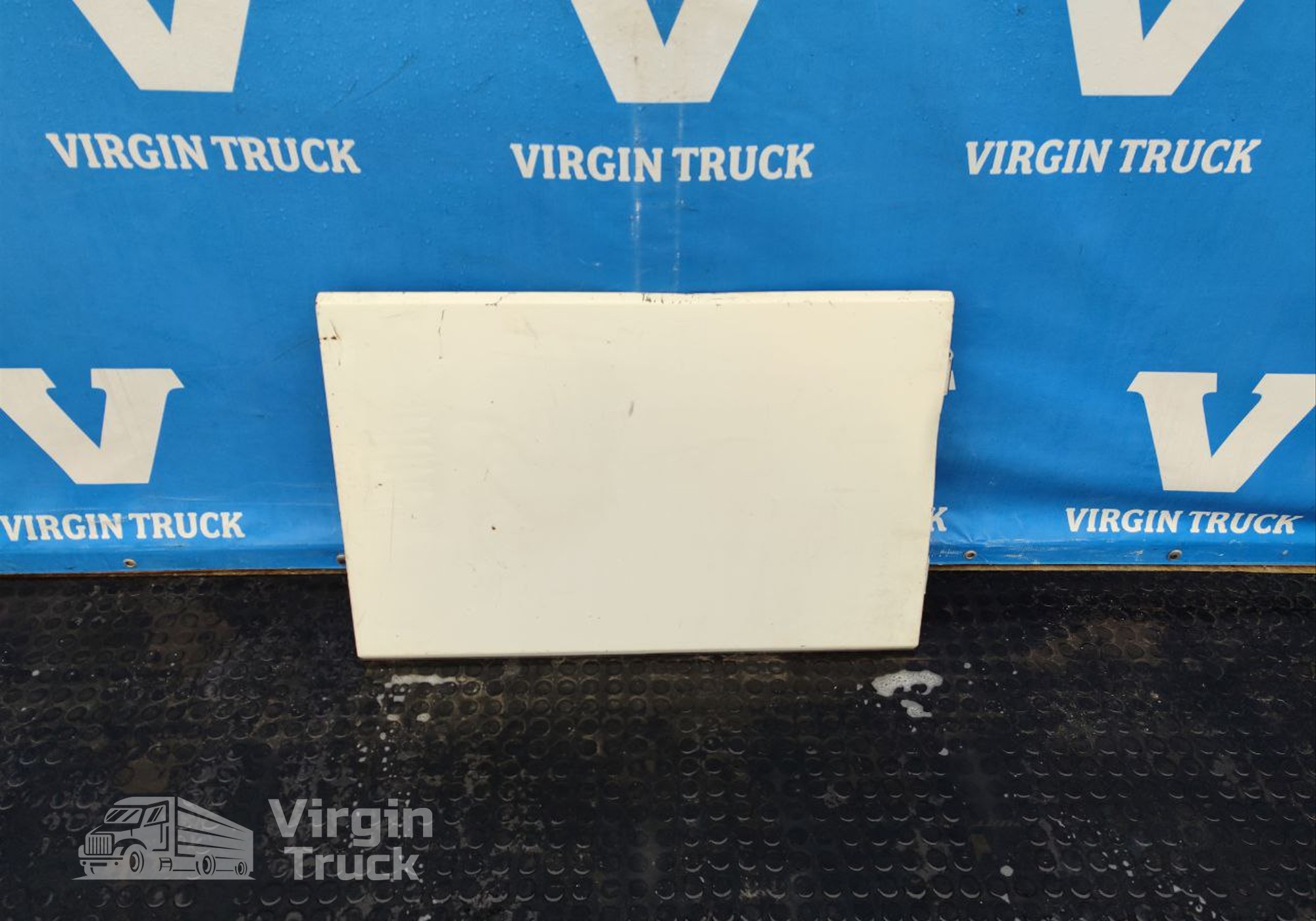 1311495 Крышка инструментального ящика для Daf XF95