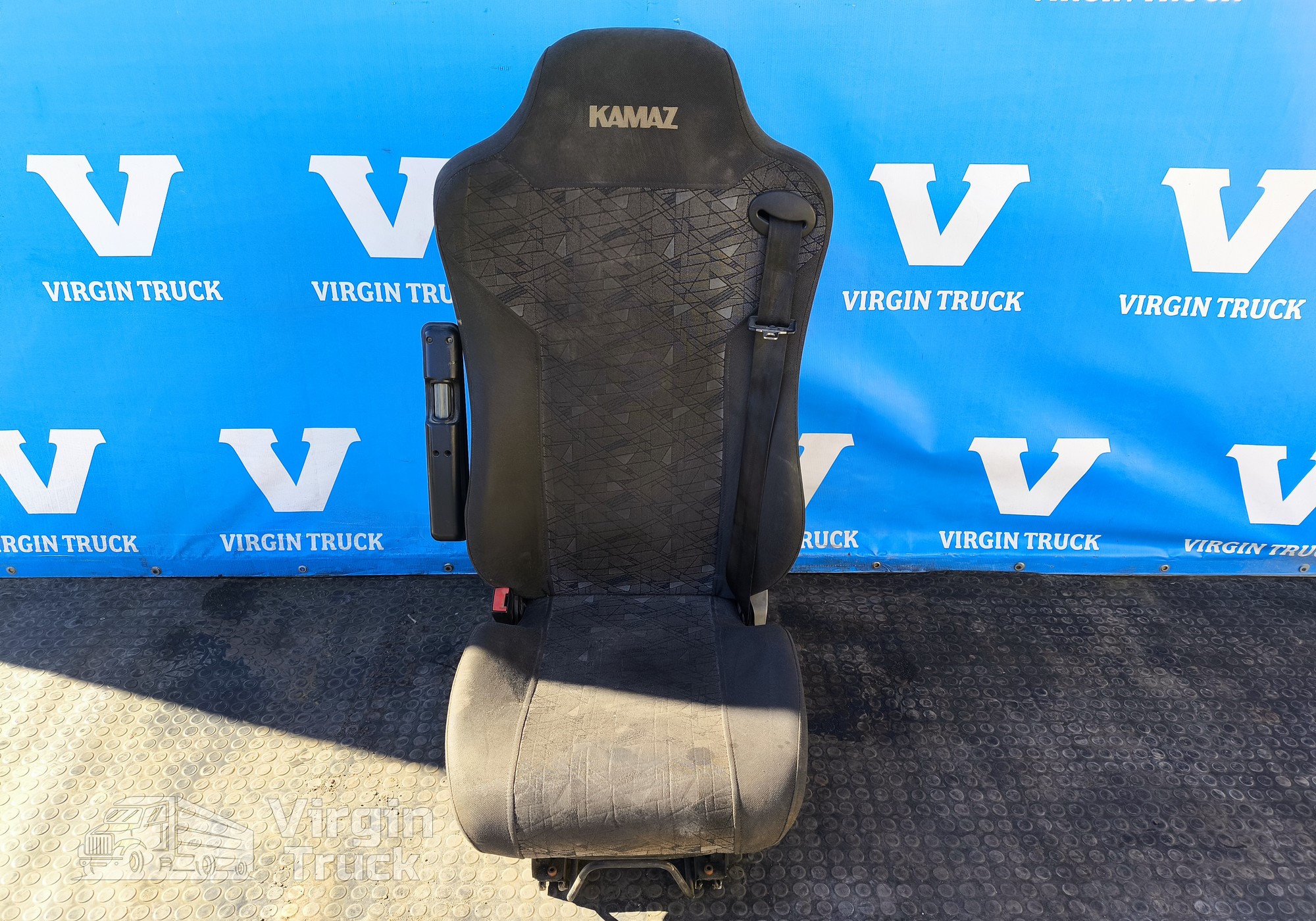 45104680012231 Сиденье водительское пневматическое 2020г. для КАМАЗ 5490 (с 2013)
