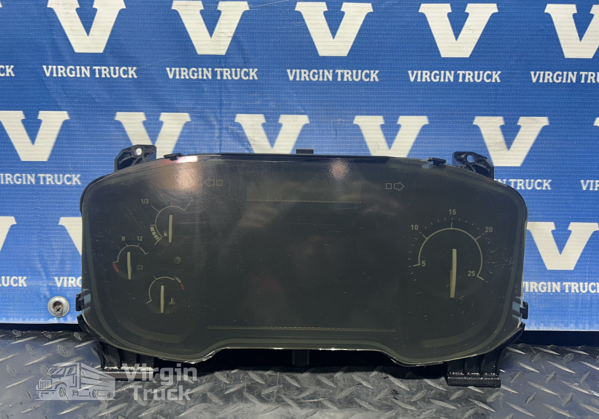 7422166228 Панель приборов 2017г. для Renault T (с 2013)