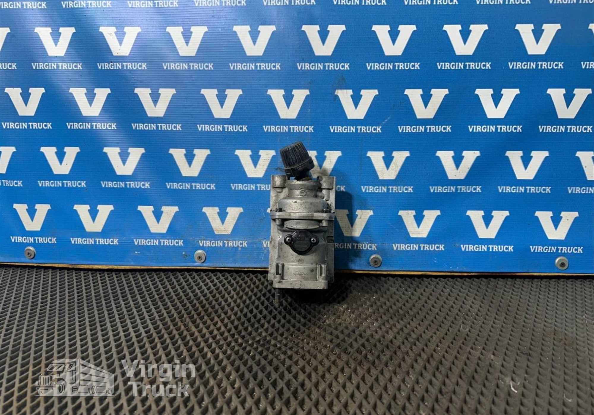 4800015000 Кран тормозной главный