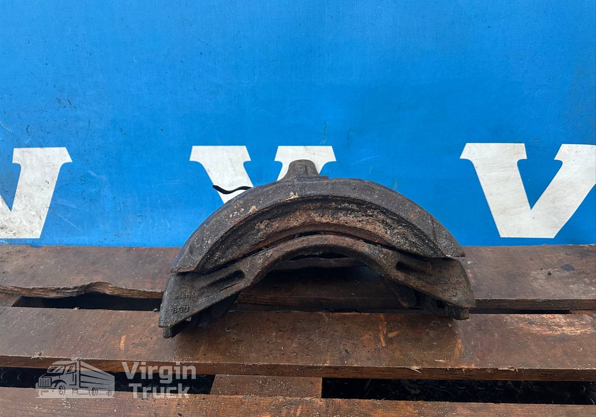 5001866991 Суппорт ленивого моста правый для Renault Magnum IV DXi (с 2005 по 2013)