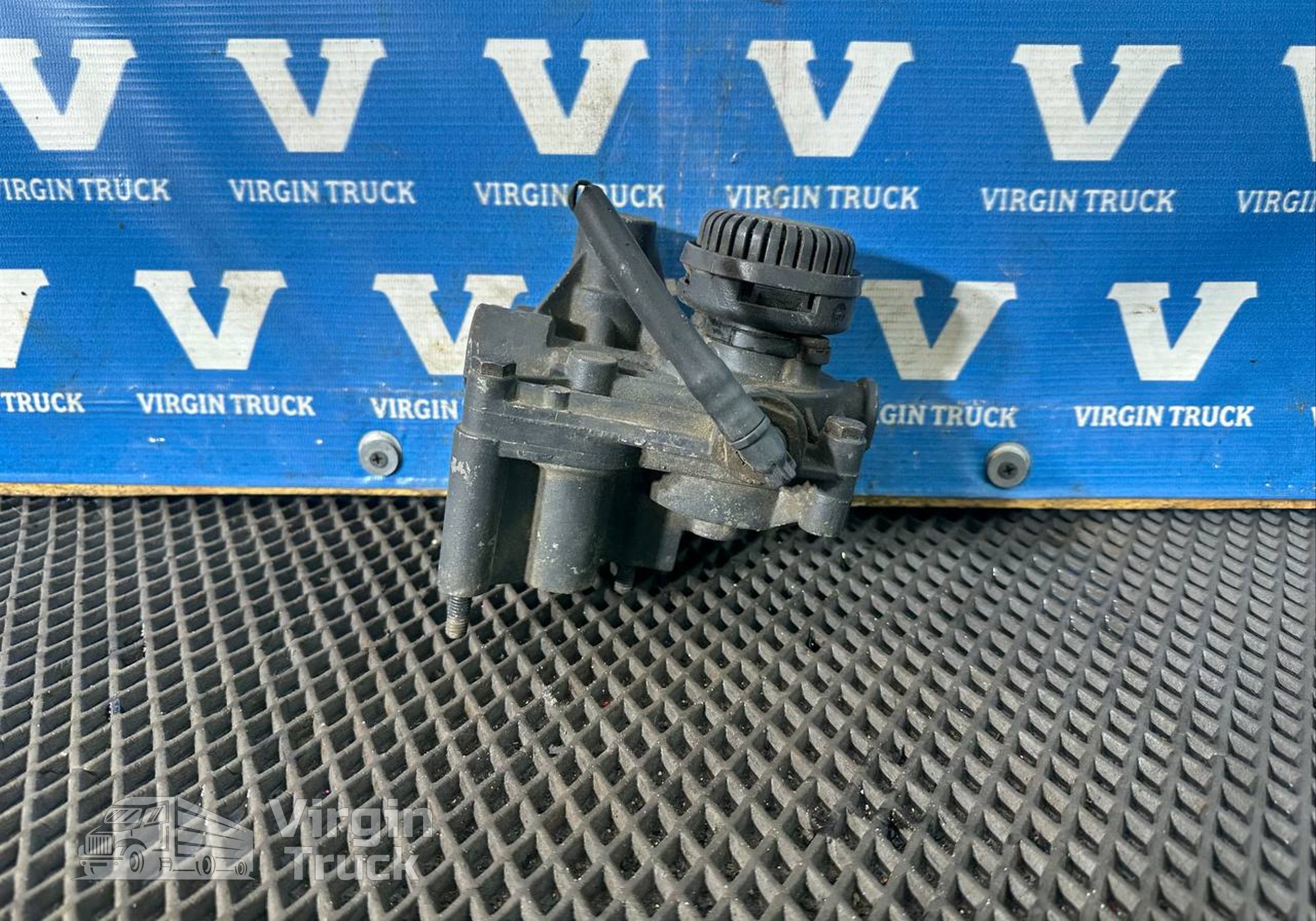 4802020090 Клапан ускорительный