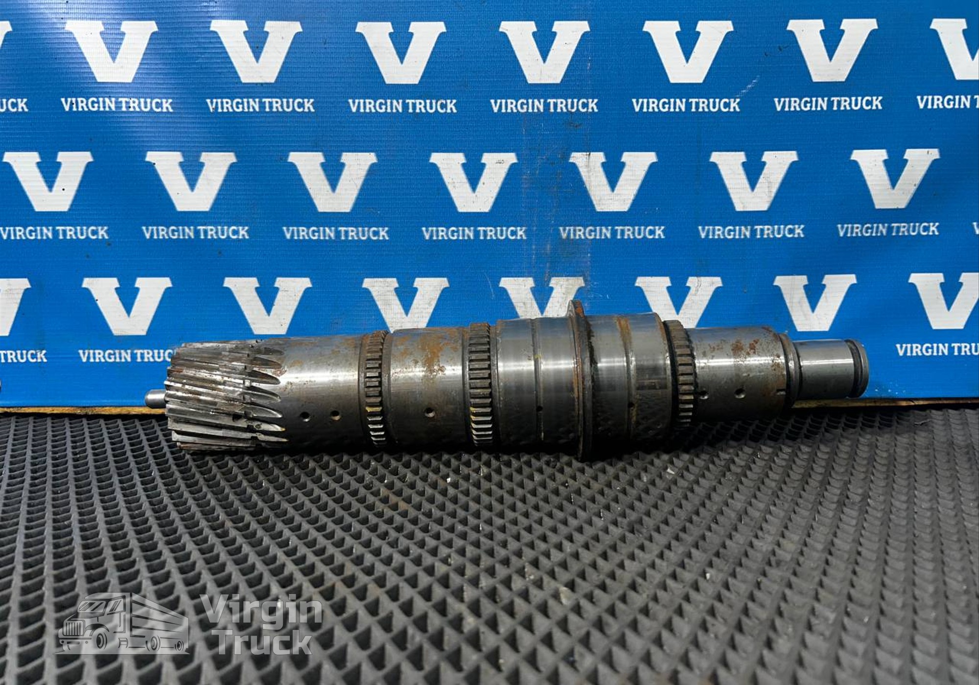 1315304131 Вторичный вал КПП ZF для Iveco Eurotrakker