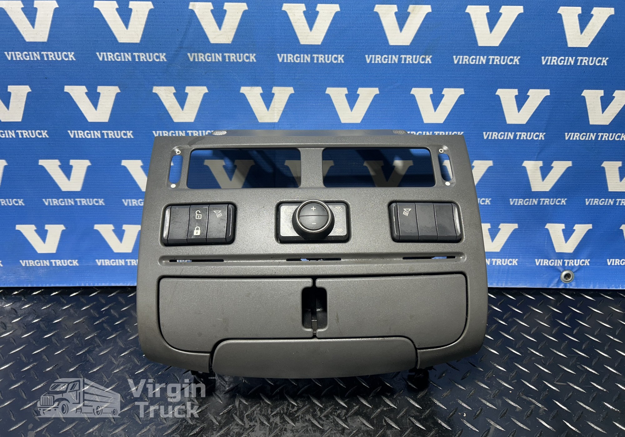 1951827 Накладка для Daf XF106 (с 2012)