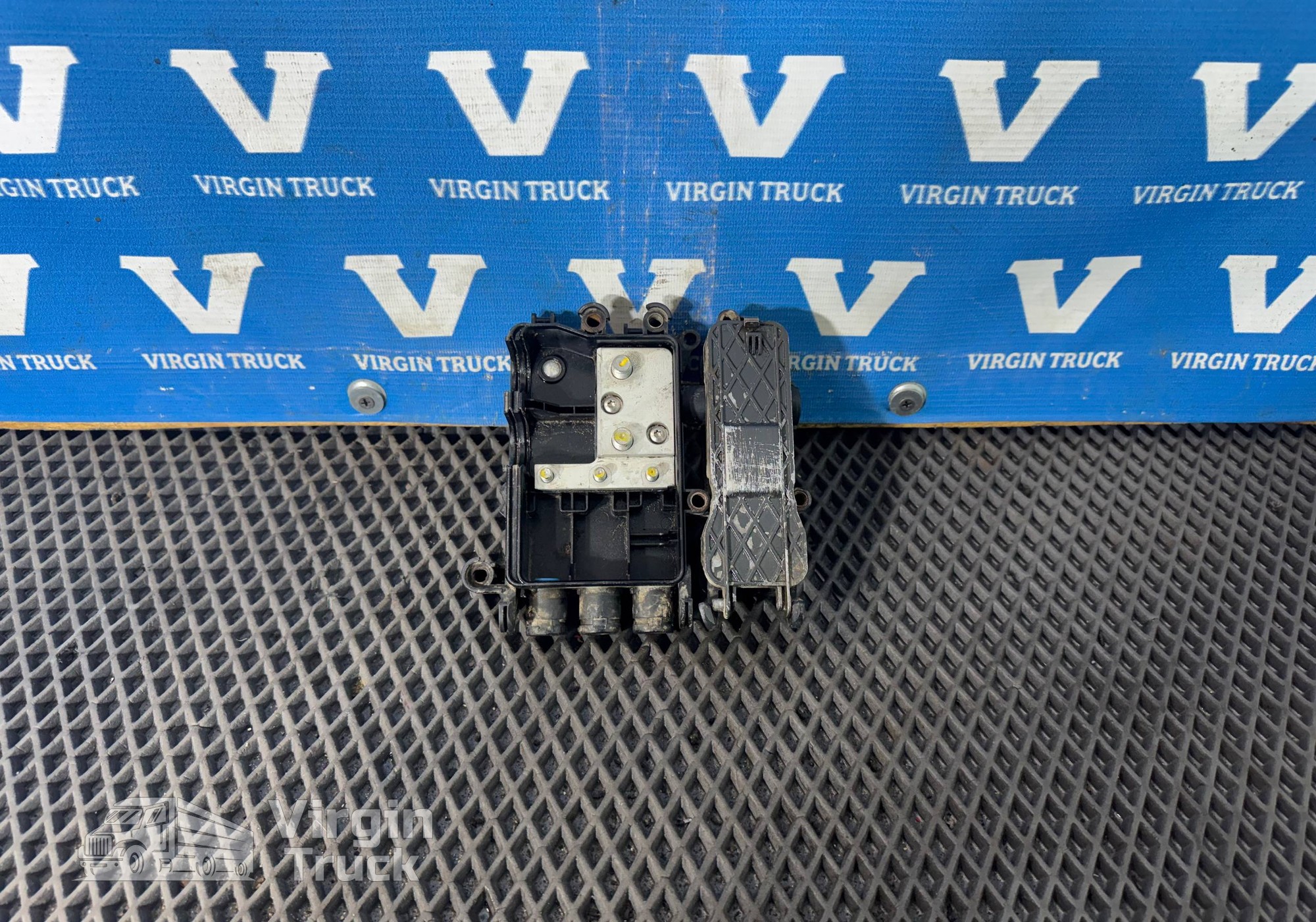 9305460140 Коробка распределительная для Mercedes-Benz