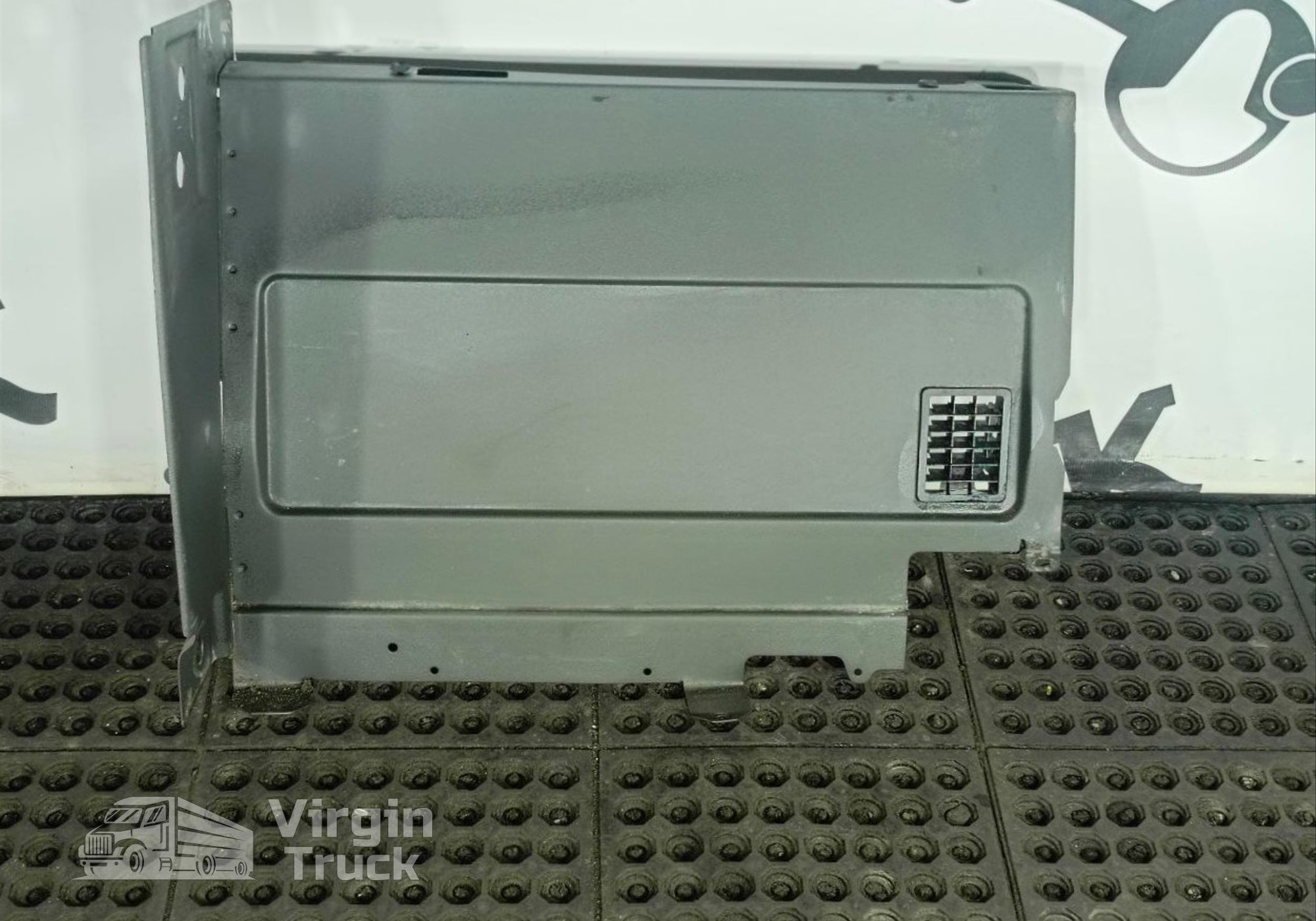 82857786 Перегородка под спальником для Volvo FH 4 (с 2012)