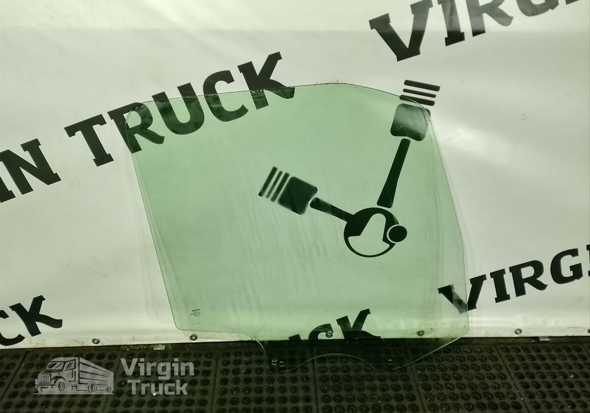 43R010877 Стекло двери правой 2021 года для Volvo FH 5