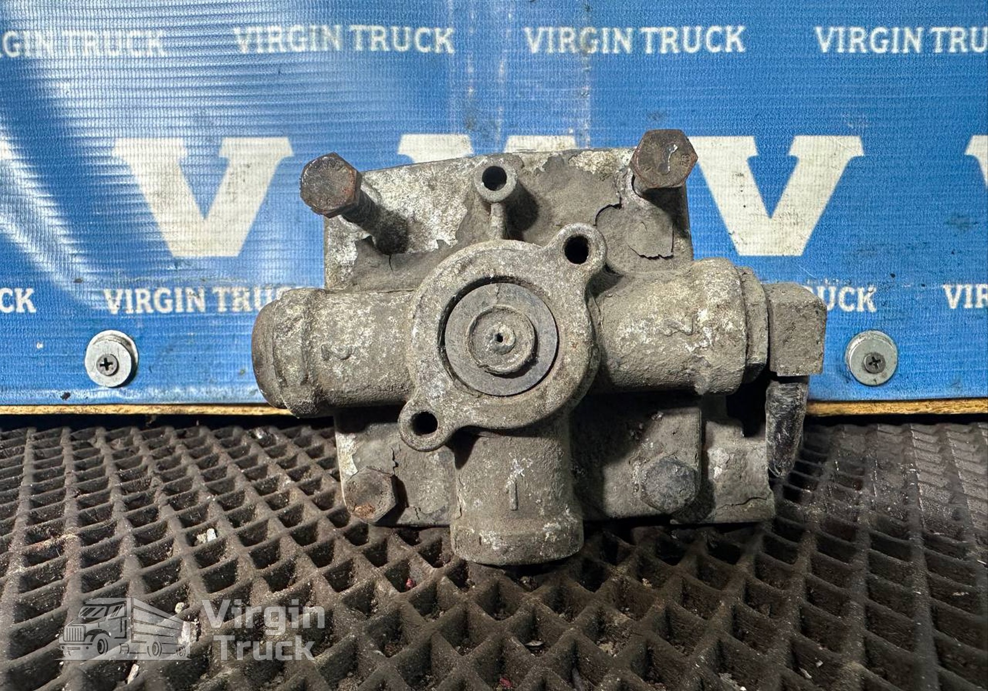 1315693 Клапан ускорительный для Daf 95XF