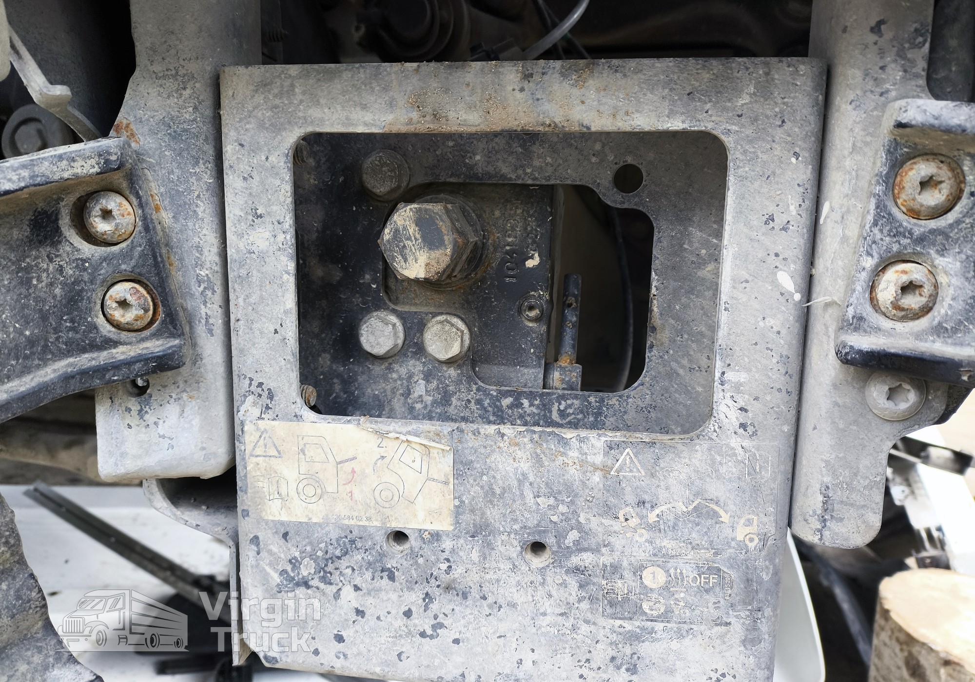 9605530001 Насос подъема кабины 2021г.