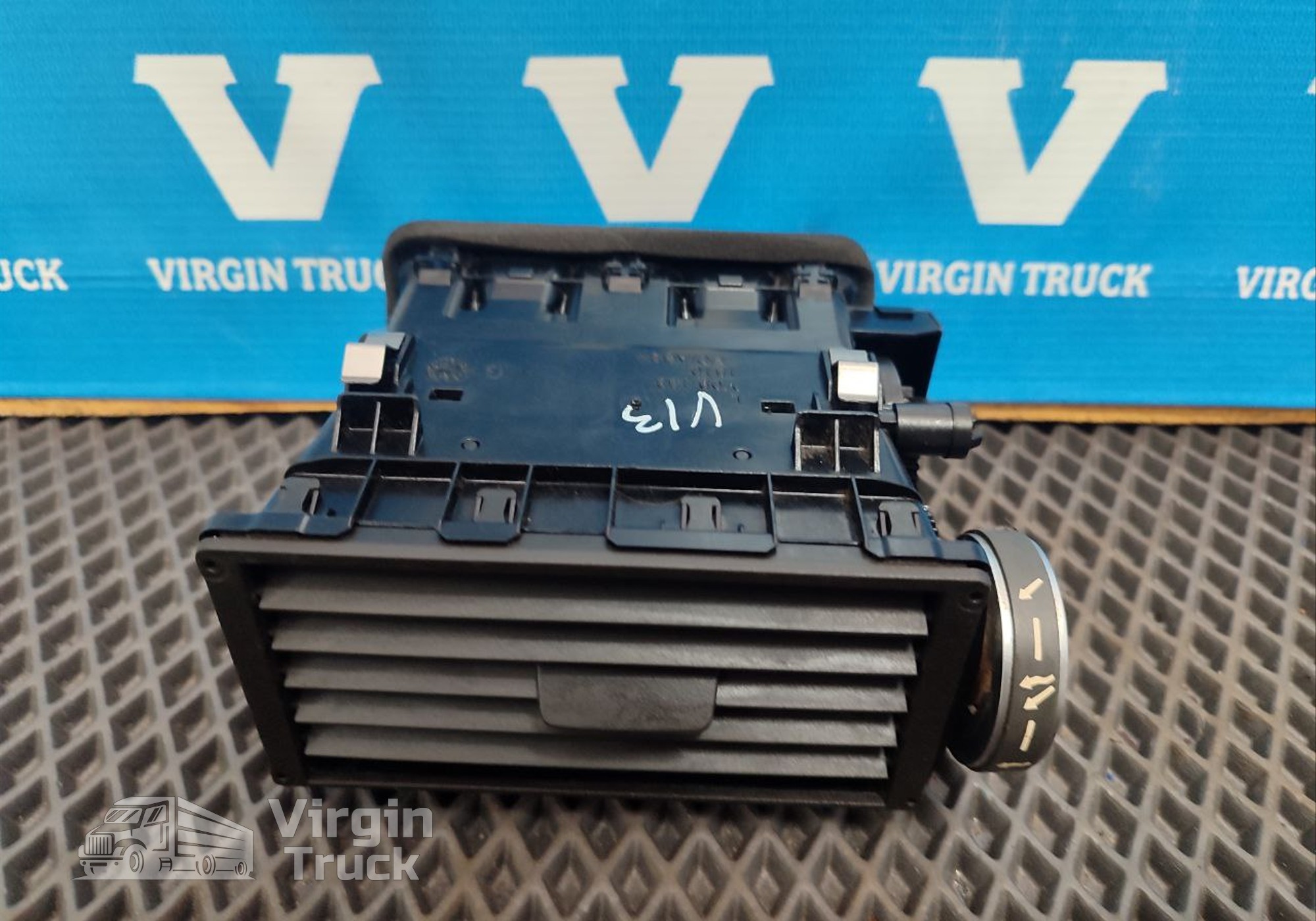 82165759 Дефлектор воздушный для Volvo FH 4 (с 2012)