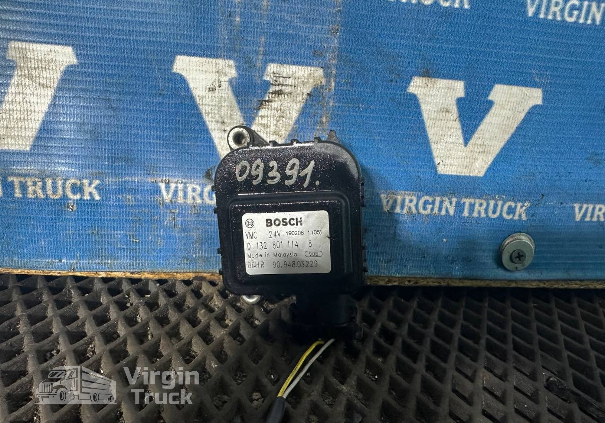 0132801114 Моторчик заслонки отопителя