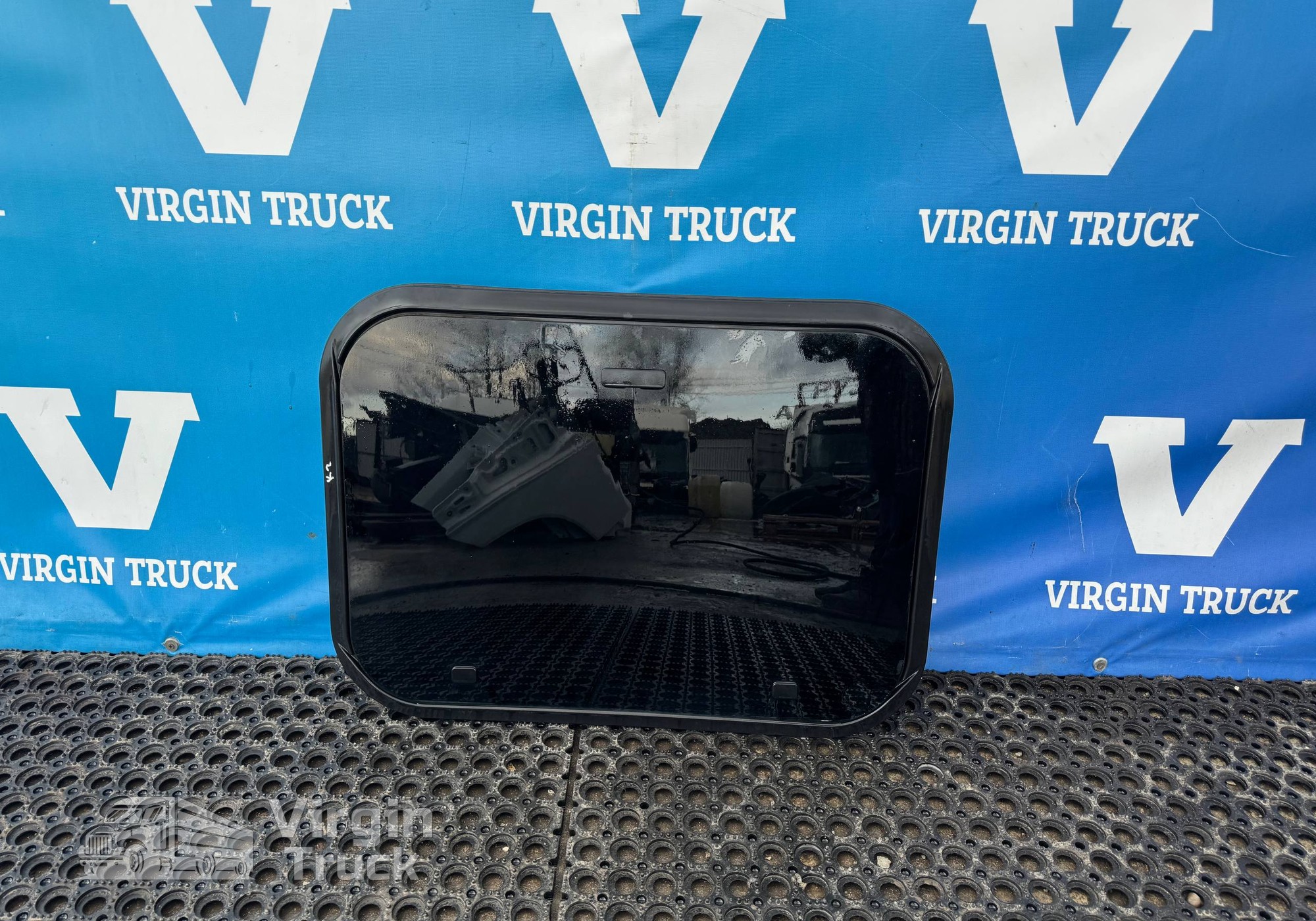 9438300142 Люк в сборе